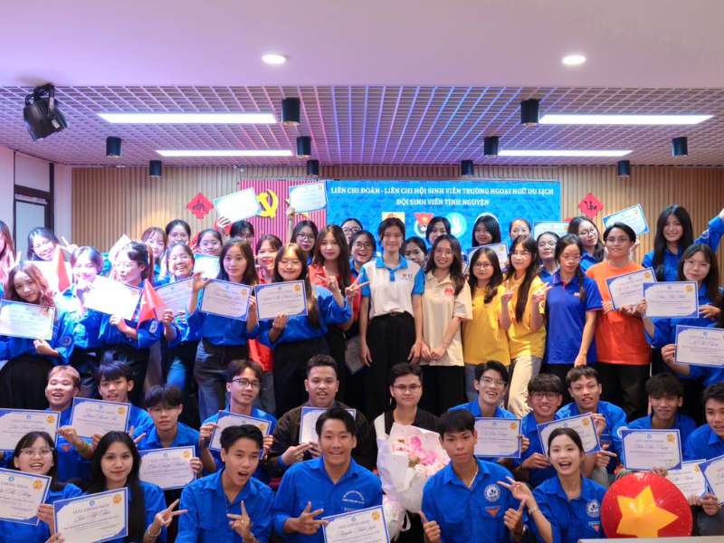 Hội nghị kiện toàn Ban Chủ nhiệm Đội Sinh viên tình nguyện Trường Ngoại ngữ - Du lịch