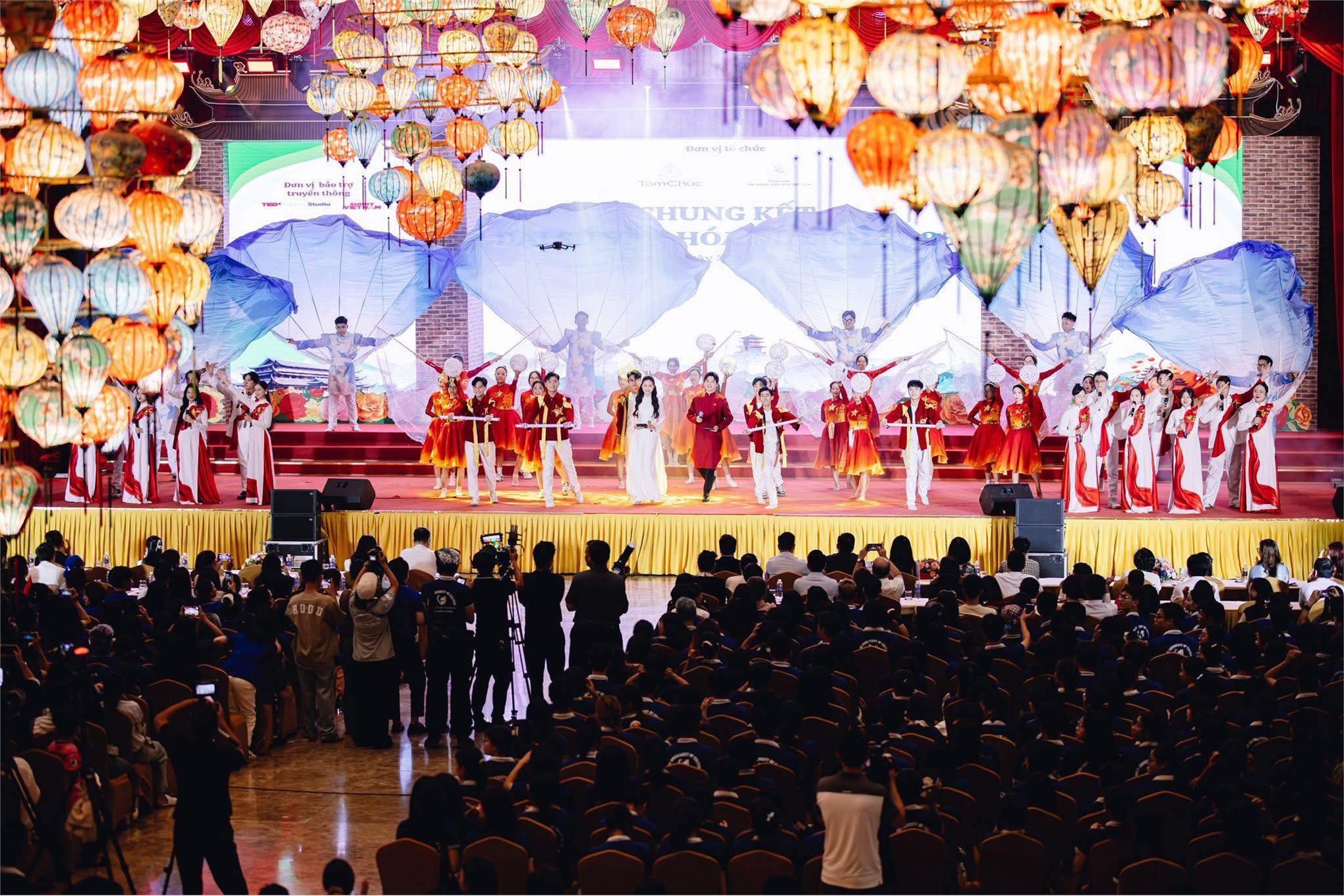 Sinh viên Trường Ngoại ngữ – Du lịch HaUI đạt giải Nhì toàn quốc cuộc thi “Đại sứ Văn hóa Du lịch 2025”