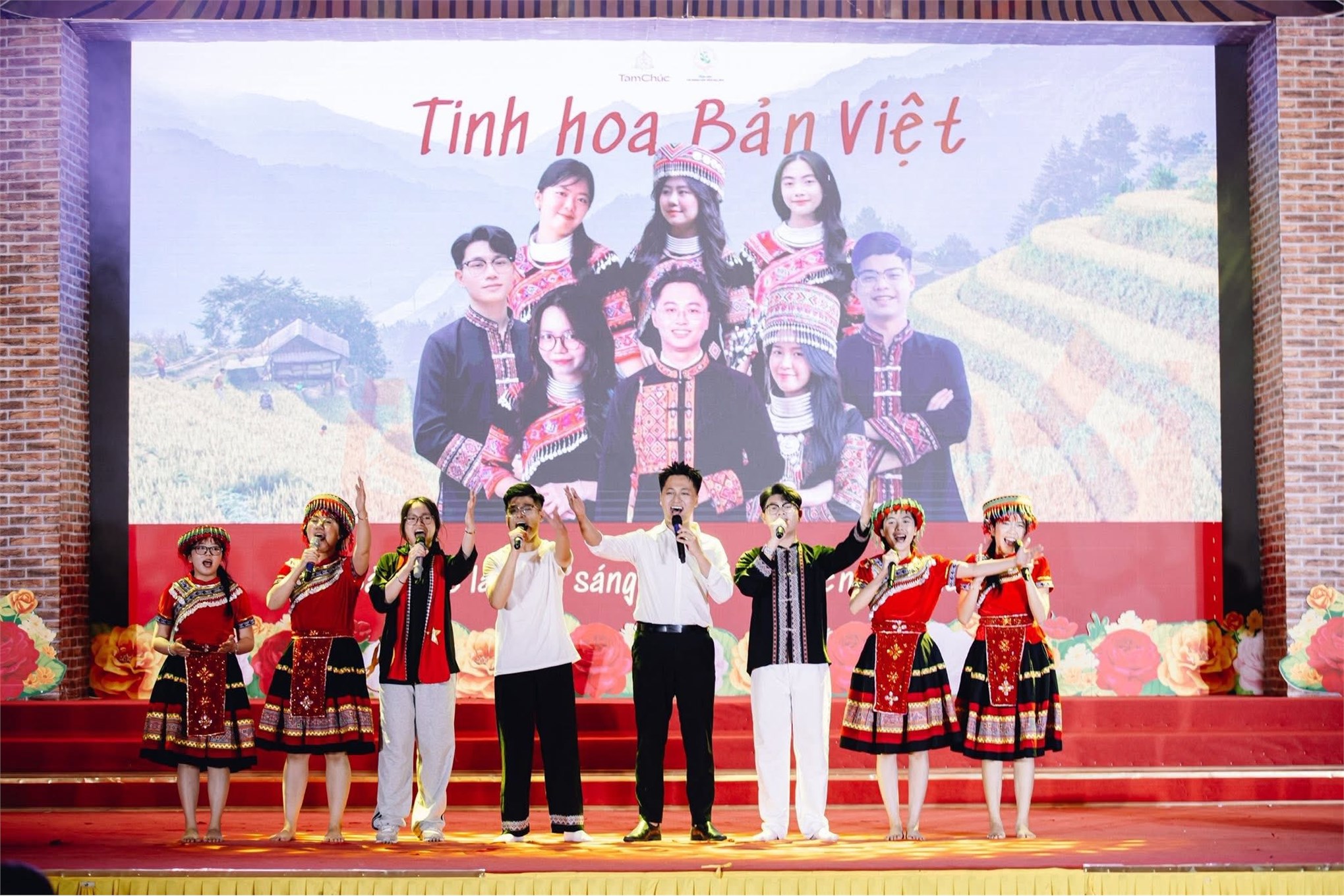 Sinh viên Trường Ngoại ngữ – Du lịch HaUI đạt giải Nhì toàn quốc cuộc thi “Đại sứ Văn hóa Du lịch 2025”
