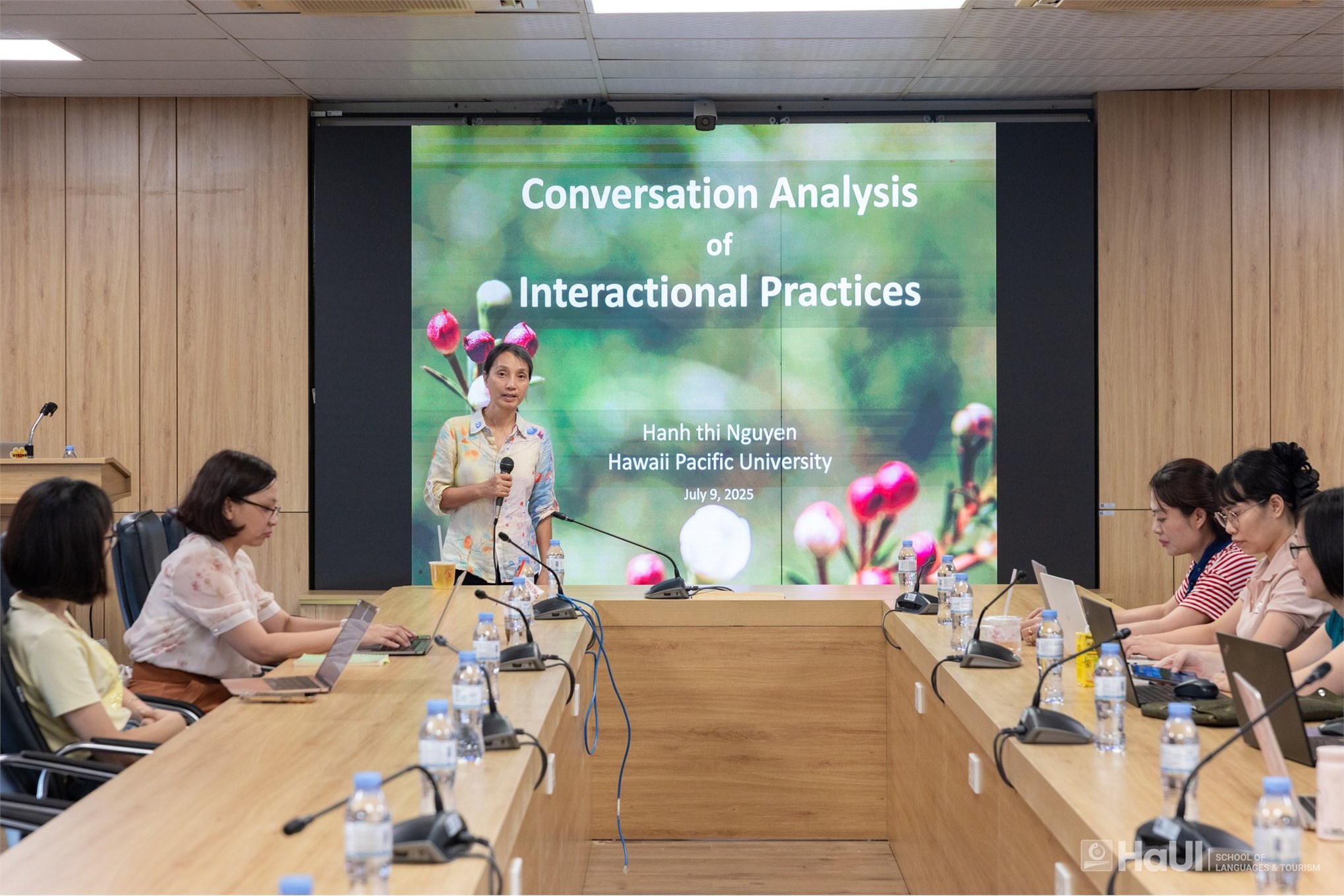 Workshop “Topics and Issues in Conversation Analysis of Vietnamese Data” tại Trường Ngoại ngữ – Du lịch