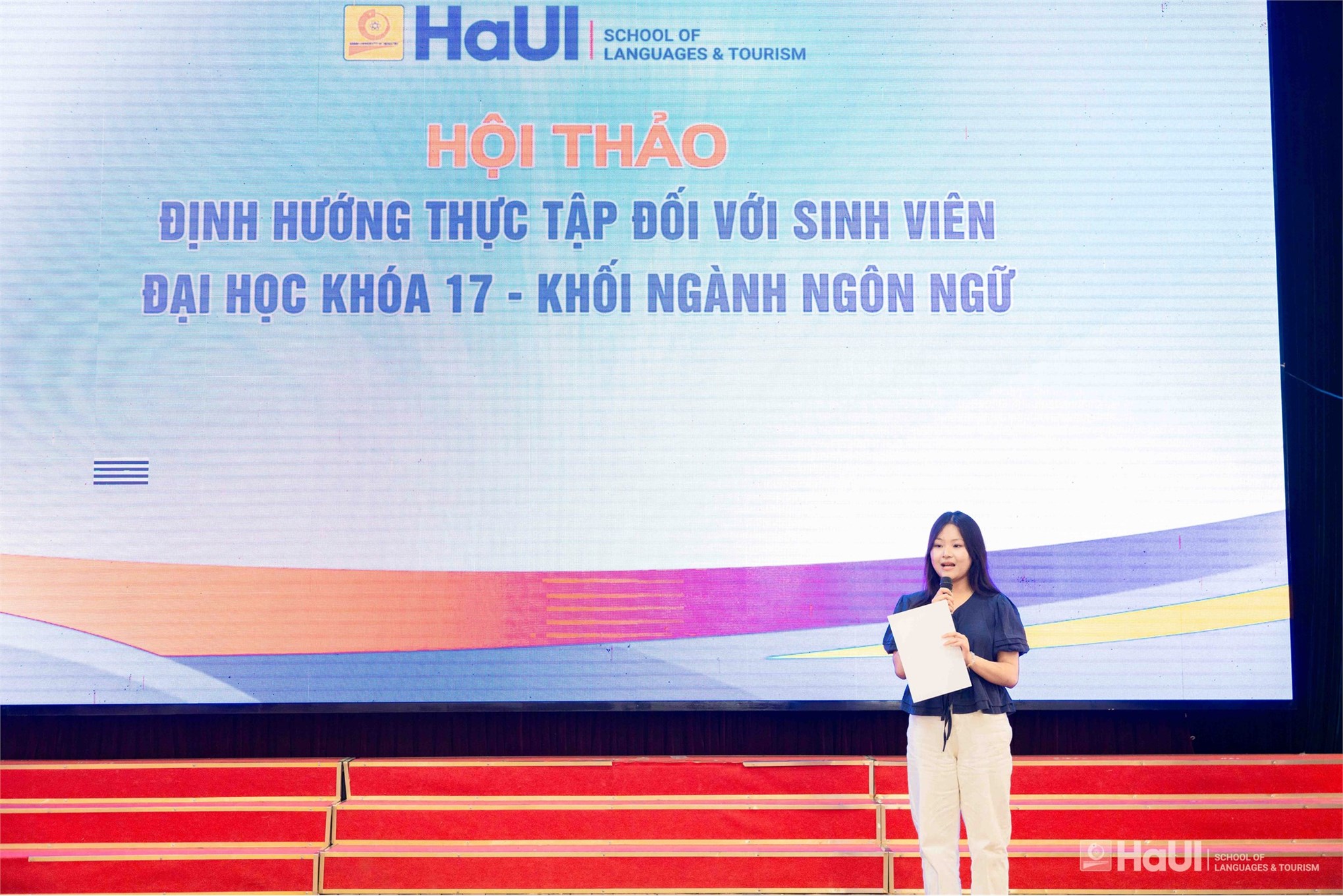 Hội thảo định hướng thực tập cho sinh viên K17 khối ngành Ngôn ngữ