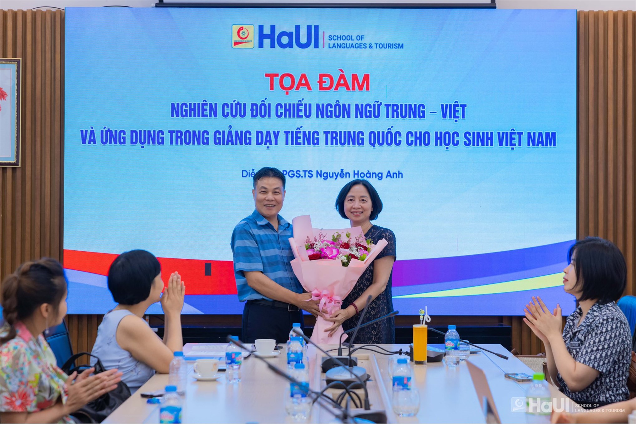 Tọa đàm “Nghiên cứu đối chiếu ngôn ngữ Trung – Việt và ứng dụng trong giảng dạy tiếng Trung cho học sinh Việt Nam”