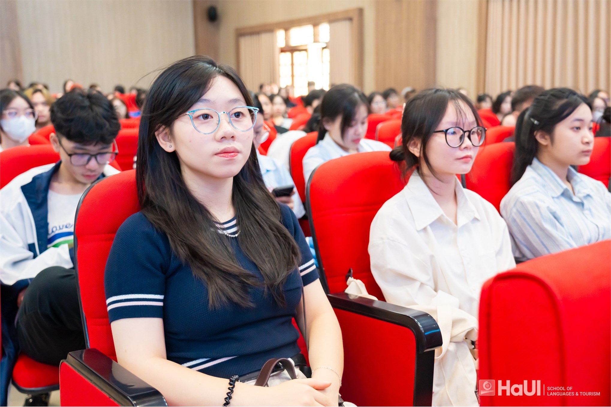 Tân sinh viên K20 Trường Ngoại ngữ – Du lịch tham gia Tuần sinh hoạt công dân – sinh viên đầu khóa