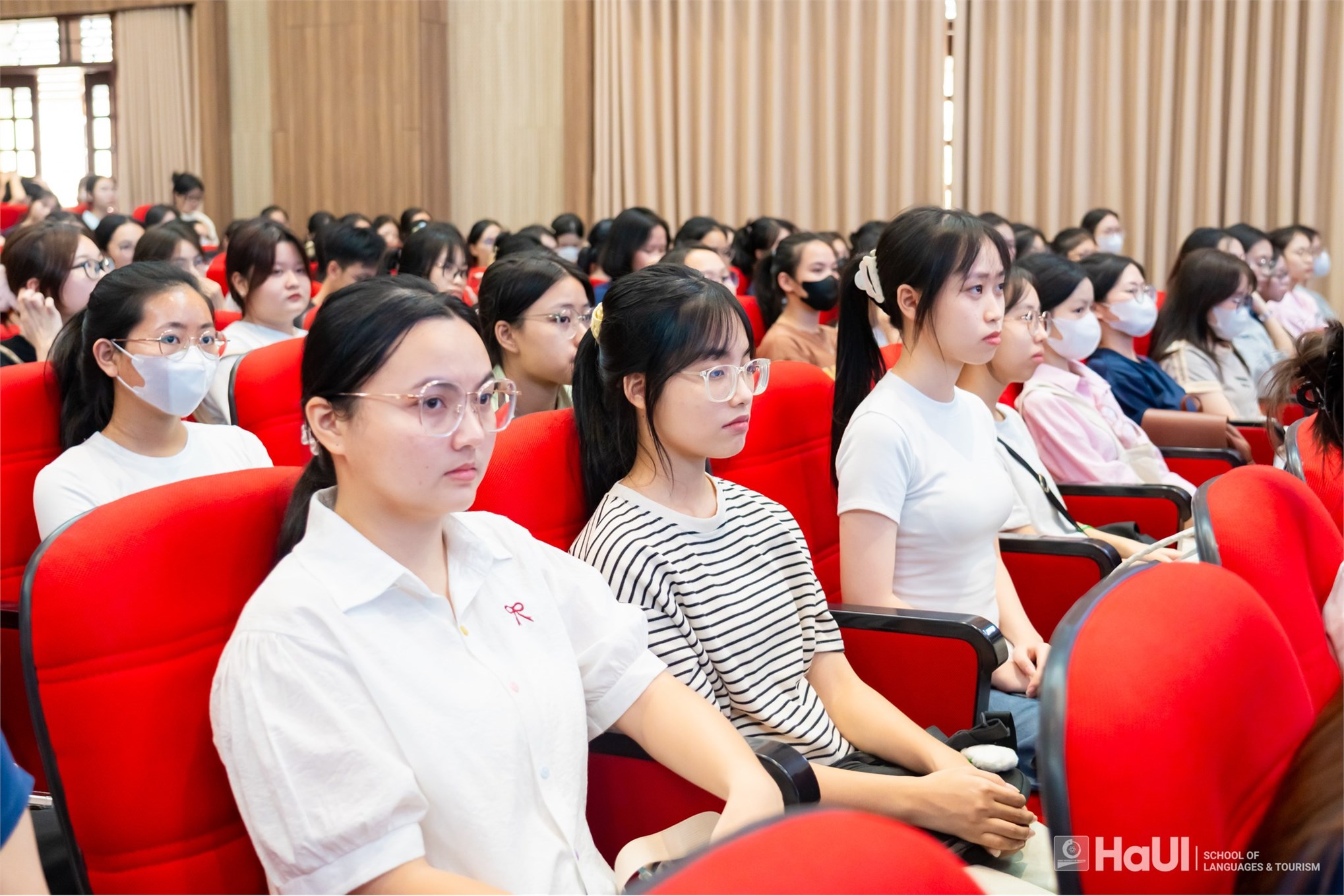 Tân sinh viên K20 Trường Ngoại ngữ – Du lịch tham gia Tuần sinh hoạt công dân – sinh viên đầu khóa