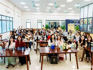 Sinh viên Ngôn ngữ Hàn Quốc khám phá Uigwe và trải nghiệm nghệ thuật Hanji cùng chuyên gia Hàn Quốc