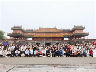 Sinh viên Khoa Du lịch tham gia hành trình học tập thực tế “Di sản miền Trung”