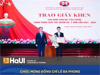 Trường Ngoại ngữ – Du lịch: PGS.TS. Lê Ba Phong được trao tặng Giấy khen đảng viên hoàn thành xuất sắc nhiệm vụ 5 năm liền