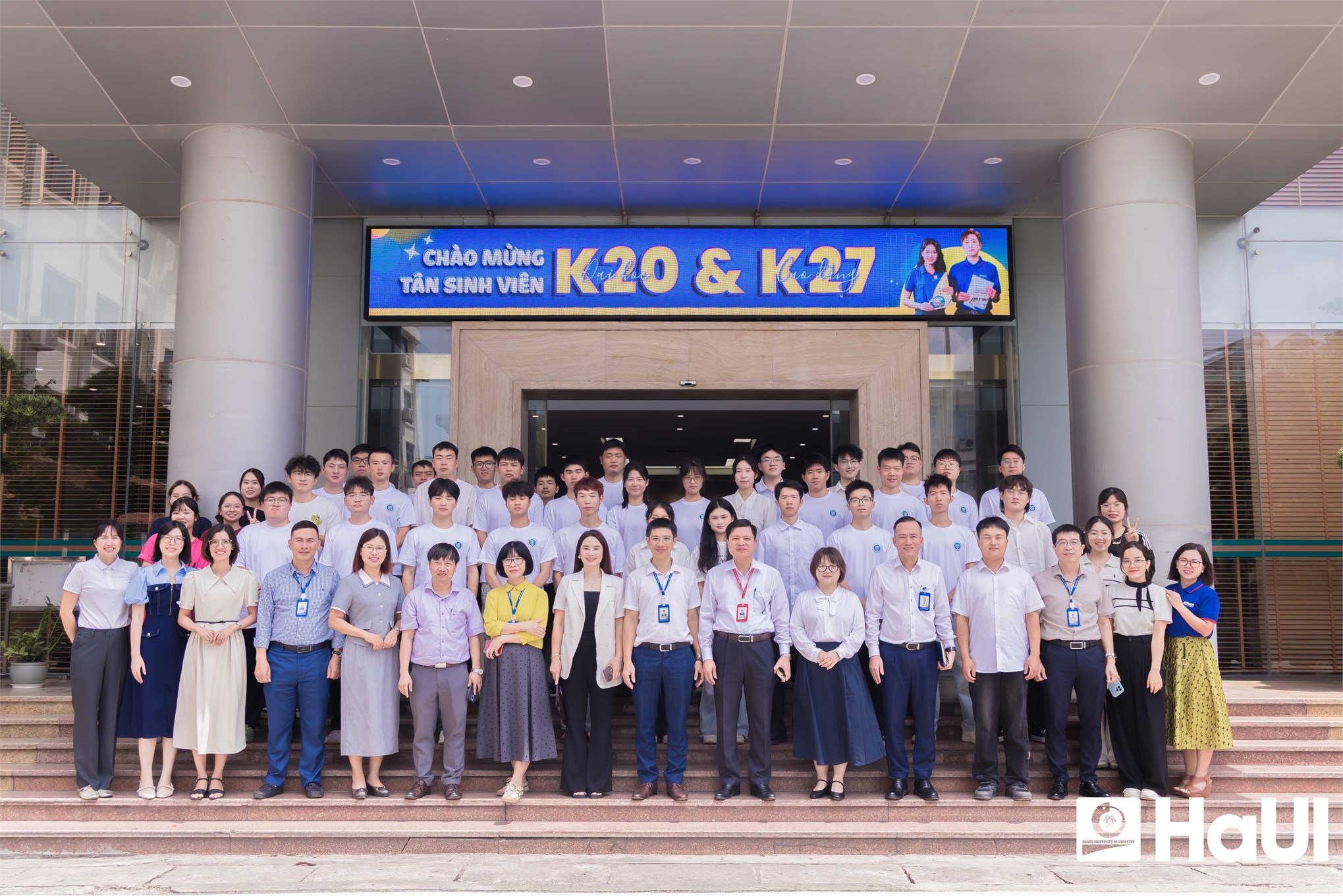 Trường Ngoại ngữ – Du lịch đón 03 sinh viên trao đổi Trường Đại học KHKT Quảng Tây (Trung Quốc) đến học tập