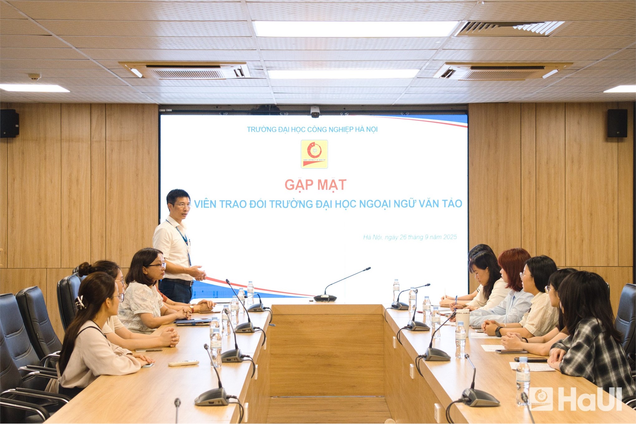 Trường Ngoại ngữ – Du lịch chào đón và tiếp nhận sinh viên trao đổi từ Đại học Ngoại ngữ Văn Tảo (Đài Loan)