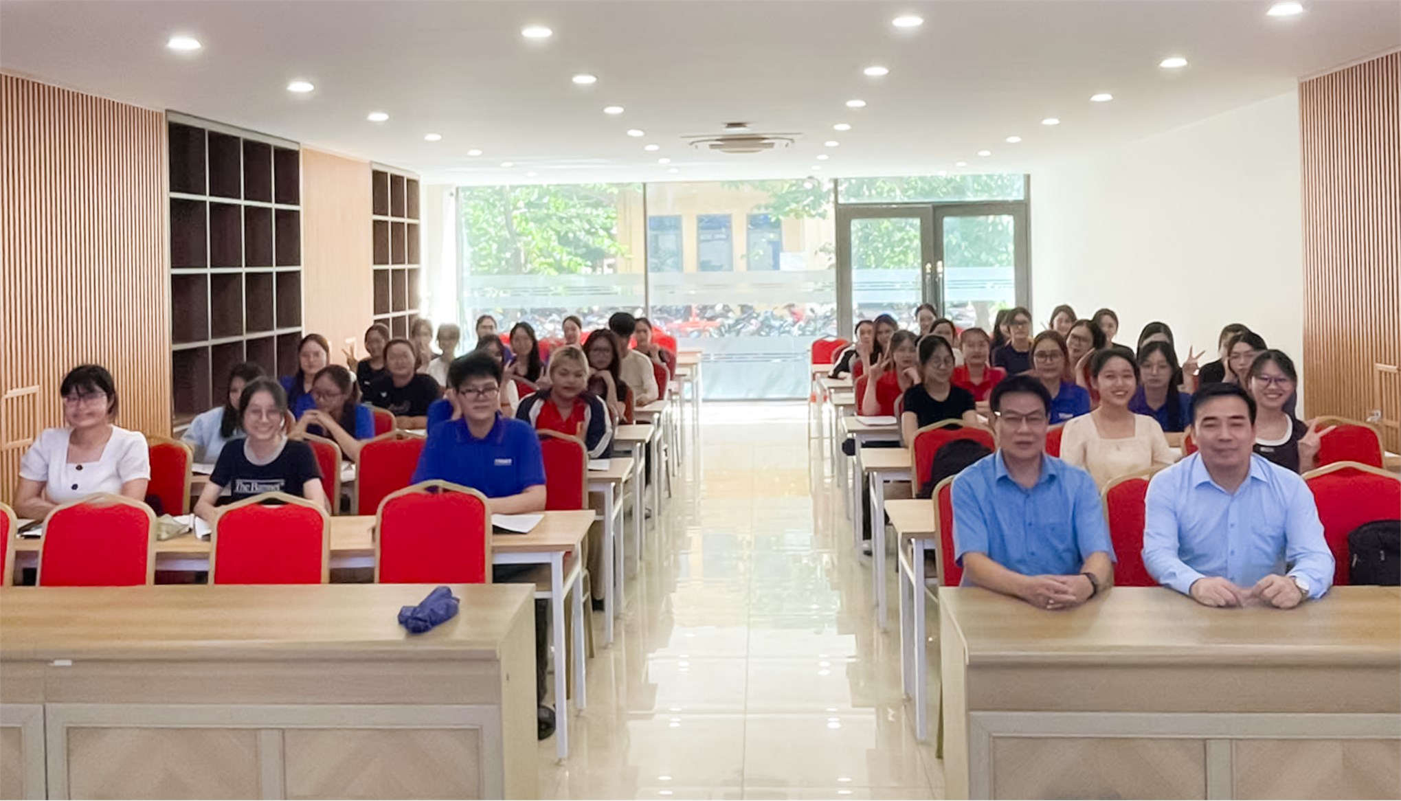 Tọa đàm học thuật ngành Trung Quốc học: `Khái luận và lịch sử phát triển khu vực học`