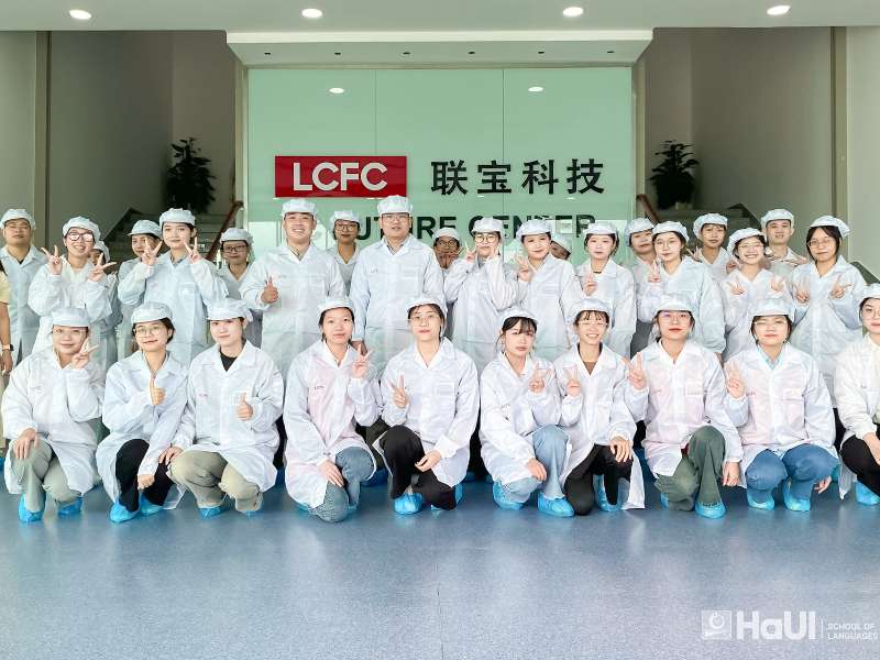 Sinh viên Trường Ngoại ngữ – Du lịch tham quan, tìm hiểu thực tế tại Công ty TNHH LCFC Việt Nam