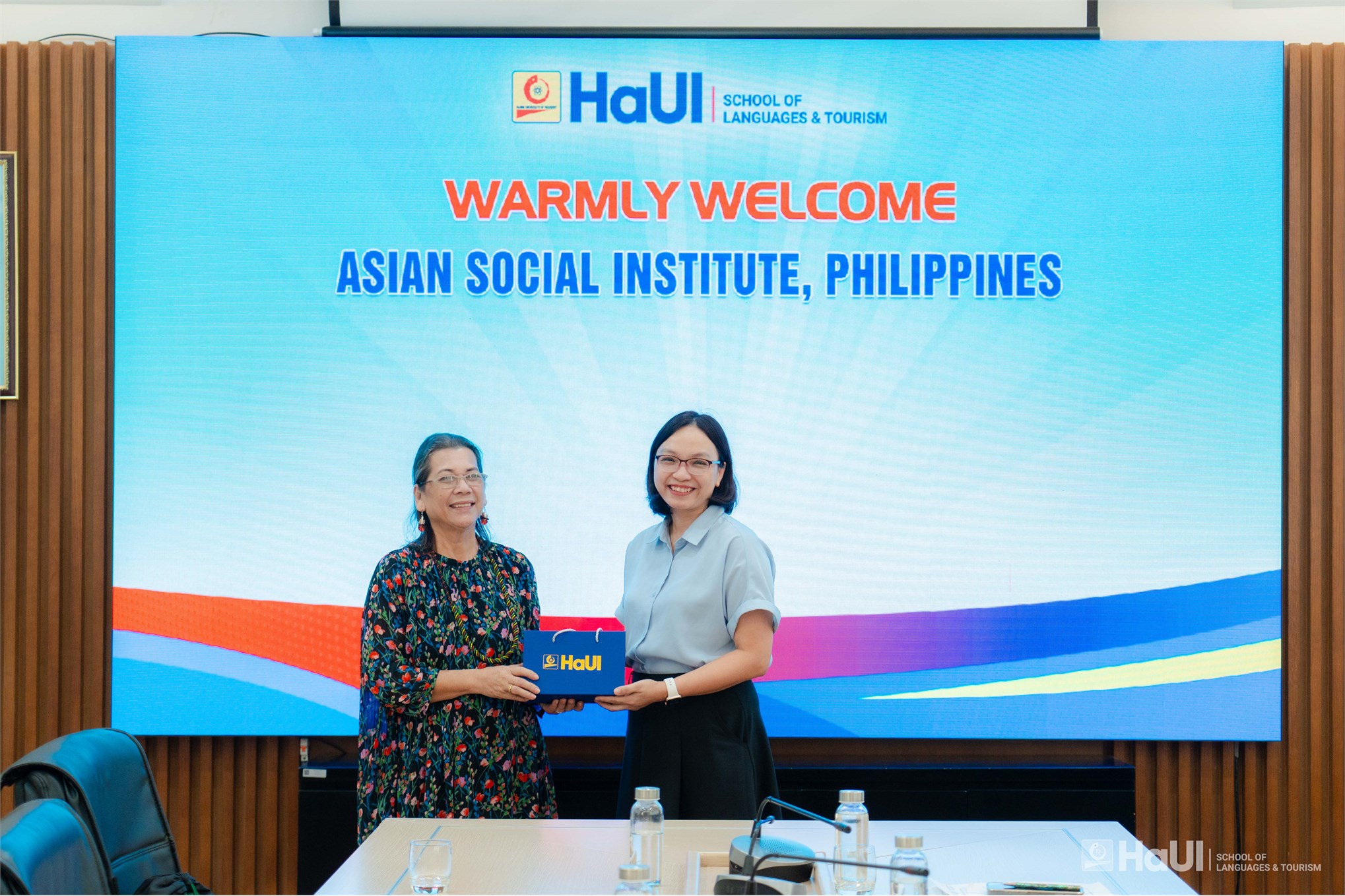 Trường Ngoại ngữ – Du lịch tiếp đón đại diện Asian Social Institute (Philippines) trao đổi cơ hội hợp tác đào tạo và nghiên cứu