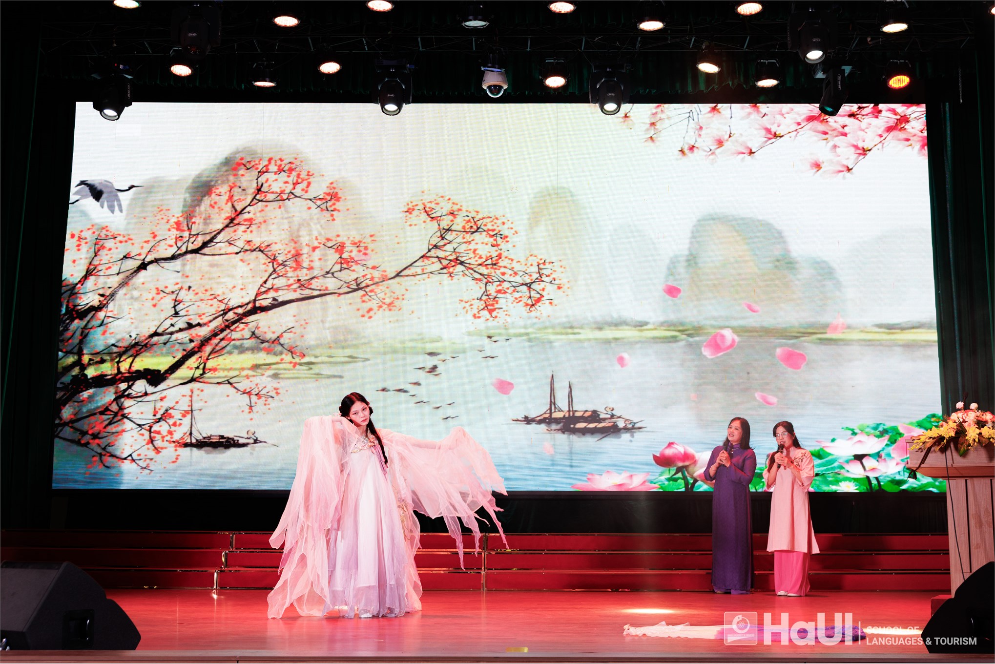 Đại hội Công đoàn bộ phận Trường Ngoại ngữ - Du lịch nhiệm kỳ 2025-2030: Đoàn kết, đổi mới, quyết tâm thực hiện thắng lợi các mục tiêu mới