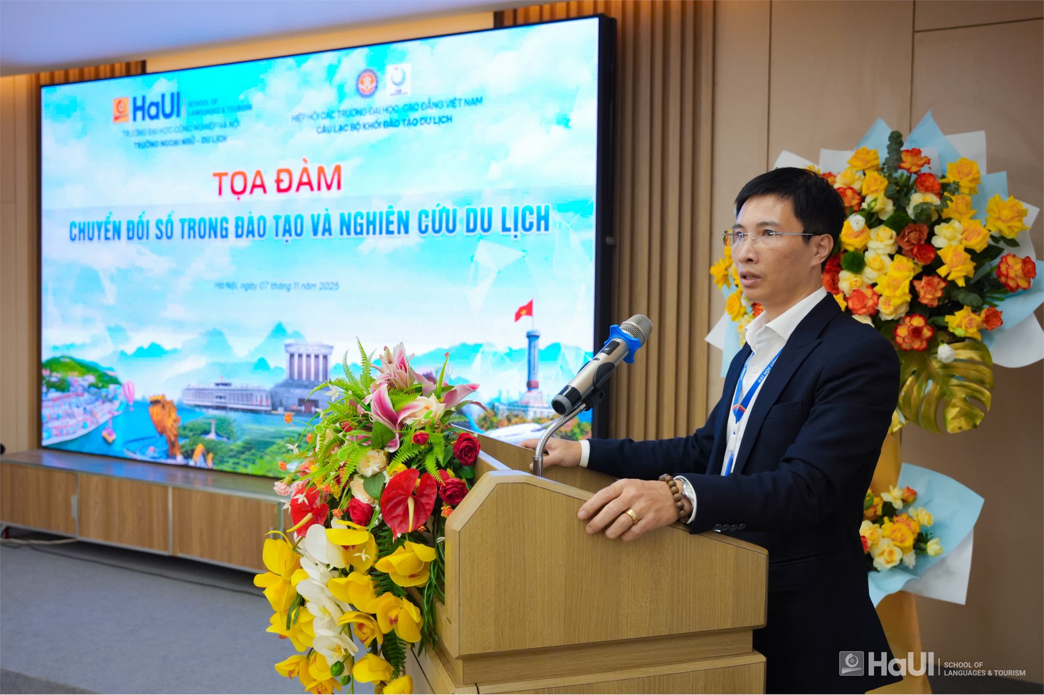 Tọa đàm “Chuyển đổi số trong đào tạo và nghiên cứu du lịch”: Hoạch định hướng đi cho nguồn nhân lực thời đại số