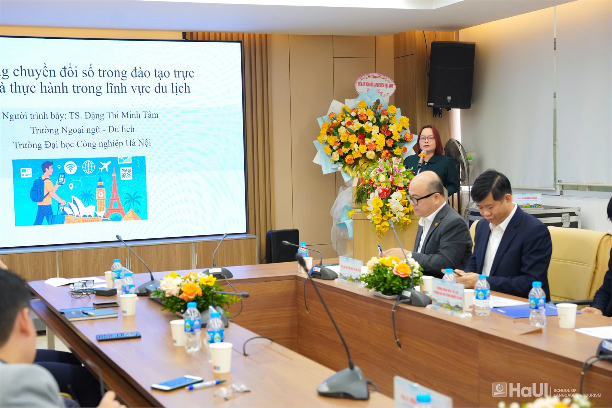 Tọa đàm “Chuyển đổi số trong đào tạo và nghiên cứu du lịch”: Hoạch định hướng đi cho nguồn nhân lực thời đại số