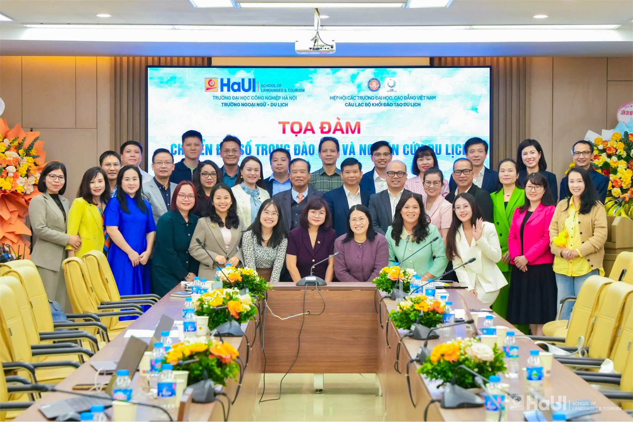 Tọa đàm “Chuyển đổi số trong đào tạo và nghiên cứu du lịch”: Hoạch định hướng đi cho nguồn nhân lực thời đại số