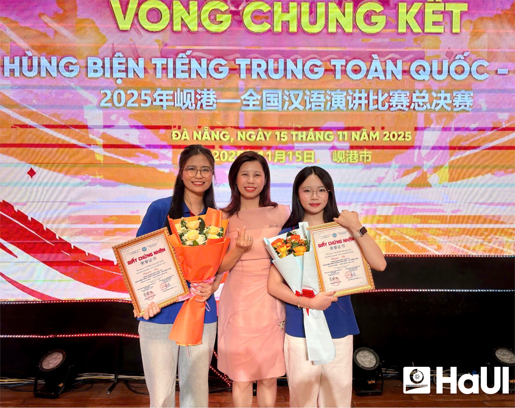 Sinh viên Khoa Ngôn ngữ Trung Quốc tỏa sáng tại cuộc thi “Hùng biện tiếng Trung” toàn quốc 2025