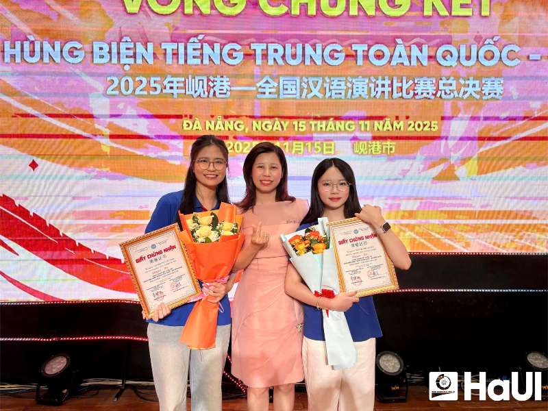 Sinh viên Khoa Ngôn ngữ Trung Quốc tỏa sáng tại cuộc thi “Hùng biện tiếng Trung” toàn quốc 2025