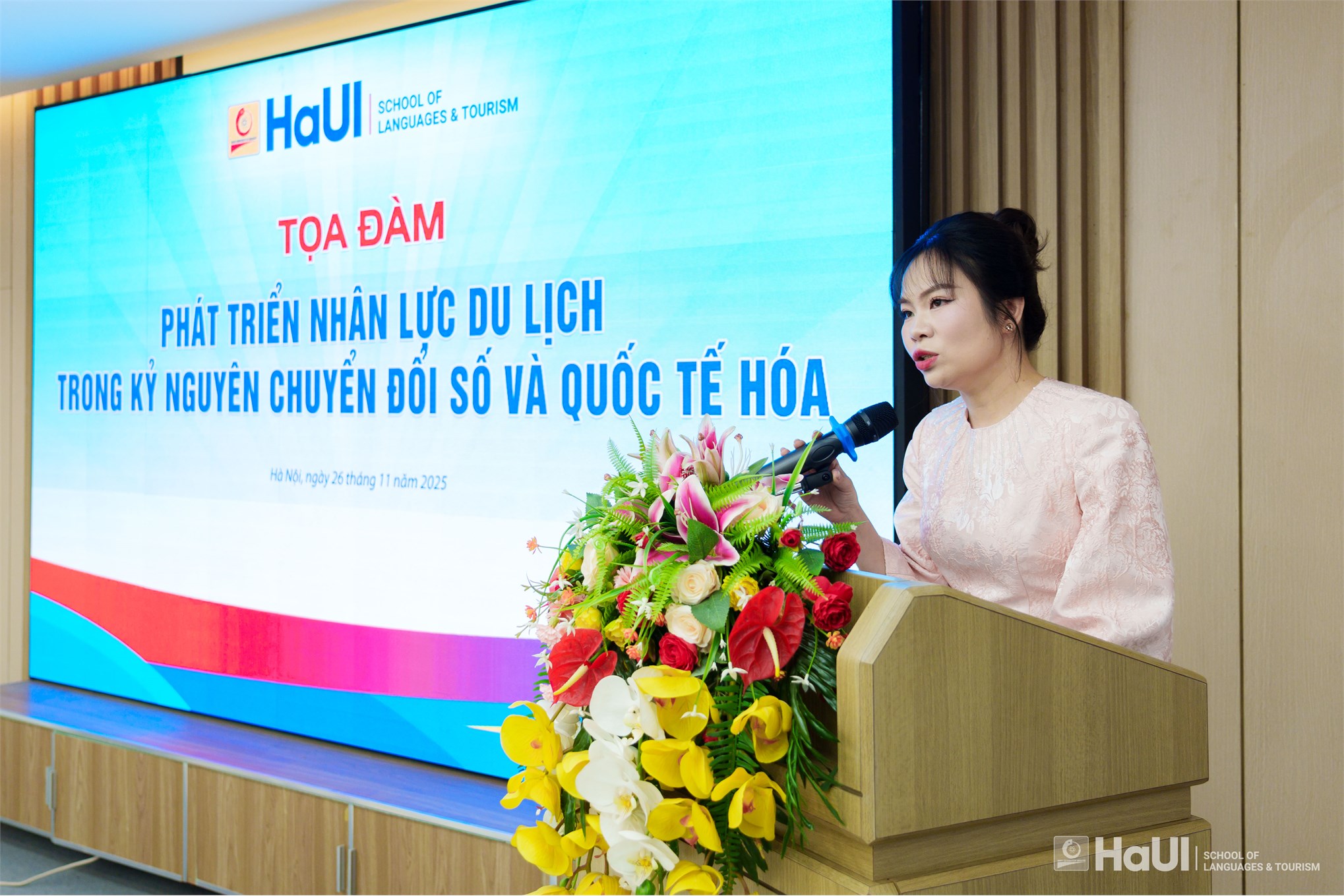 Phát triển nhân lực du lịch trong kỷ nguyên chuyển đổi số và quốc tế hóa