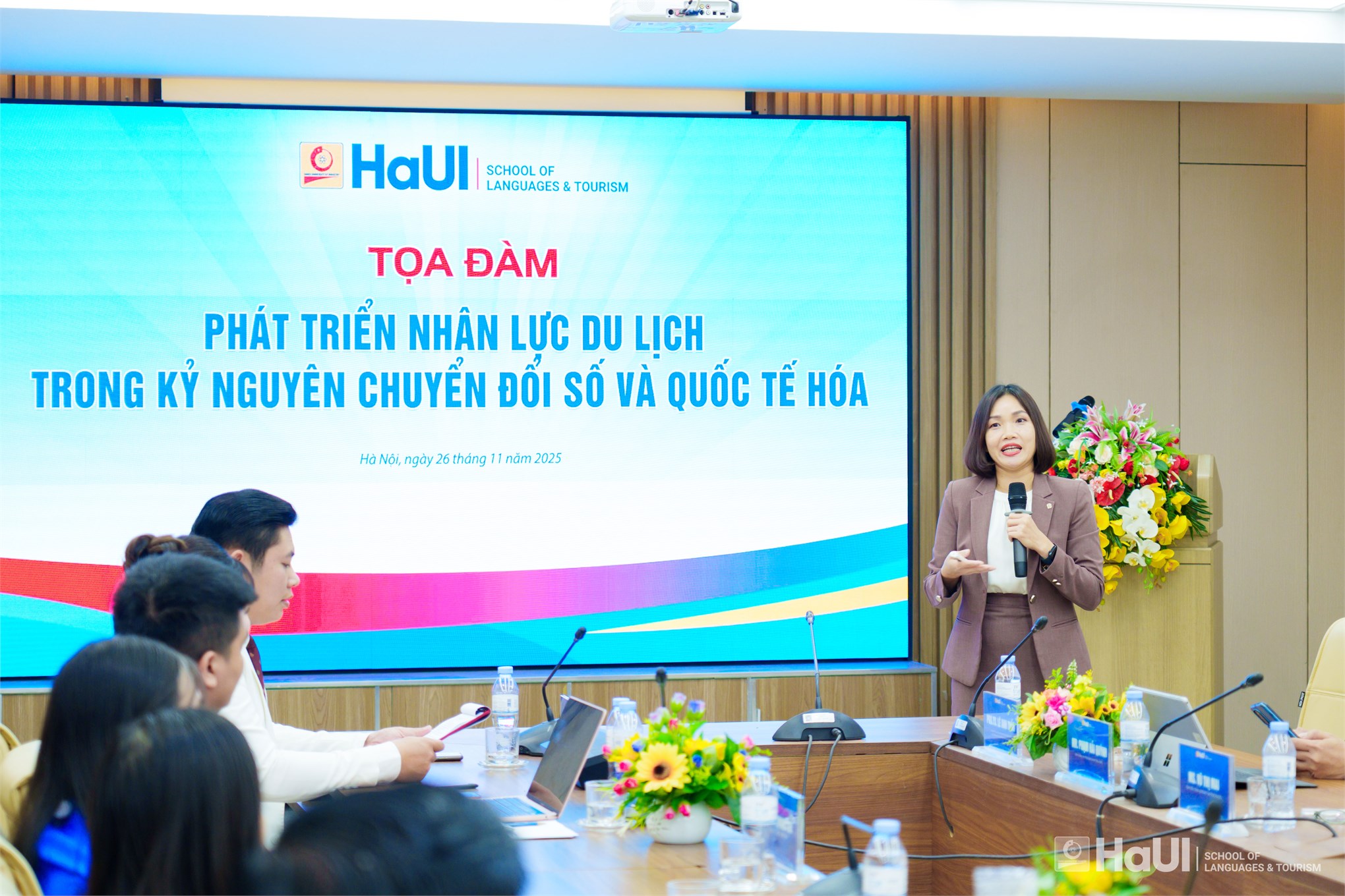 Phát triển nhân lực du lịch trong kỷ nguyên chuyển đổi số và quốc tế hóa