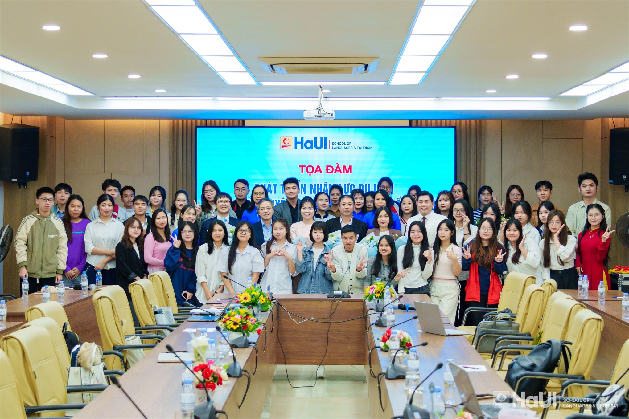 Phát triển nhân lực du lịch trong kỷ nguyên chuyển đổi số và quốc tế hóa