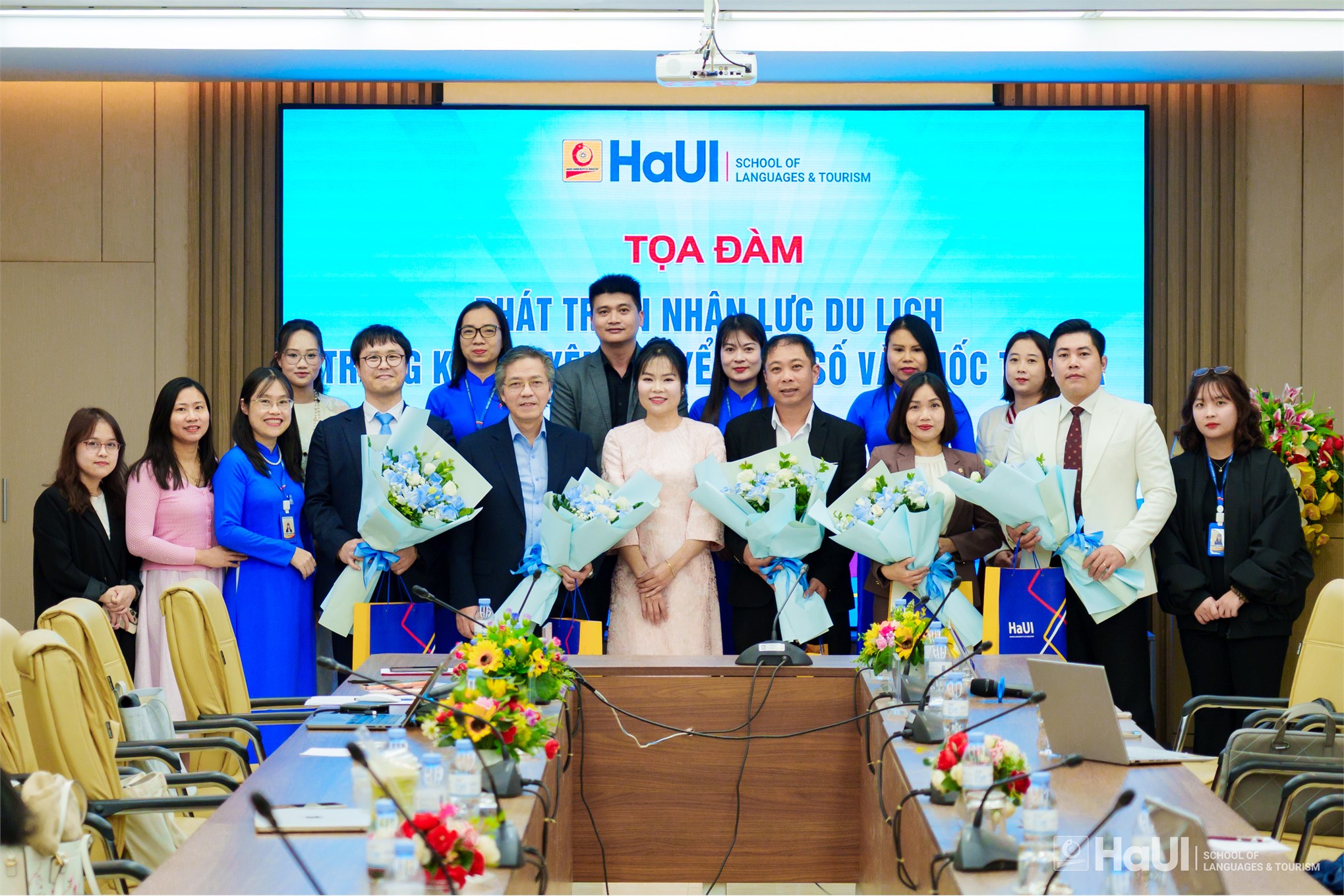 Phát triển nhân lực du lịch trong kỷ nguyên chuyển đổi số và quốc tế hóa