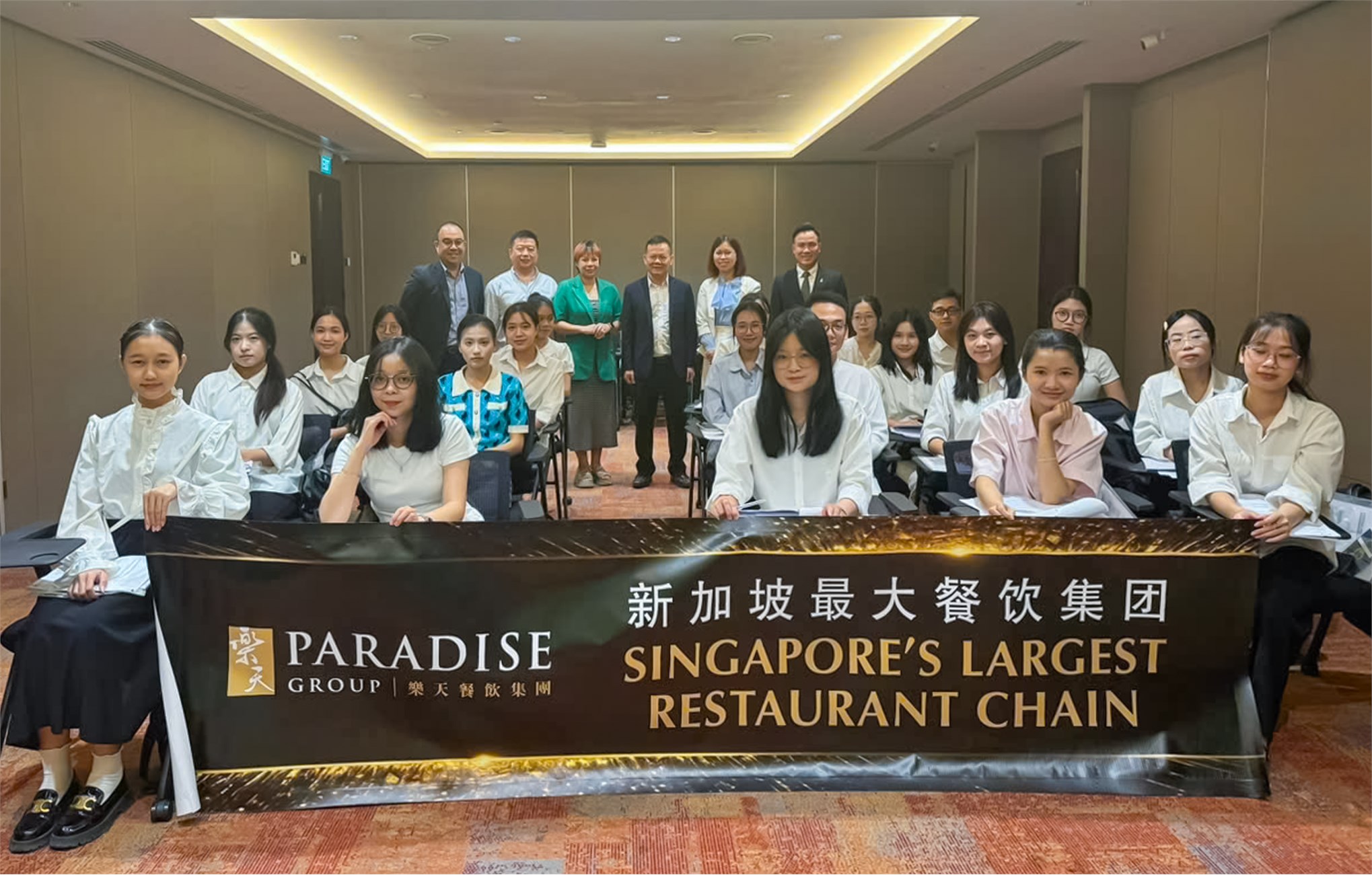 Sinh viên Trường Ngoại ngữ – Du lịch bắt đầu kỳ thực tập quốc tế tại Tập đoàn Paradise (Singapore)