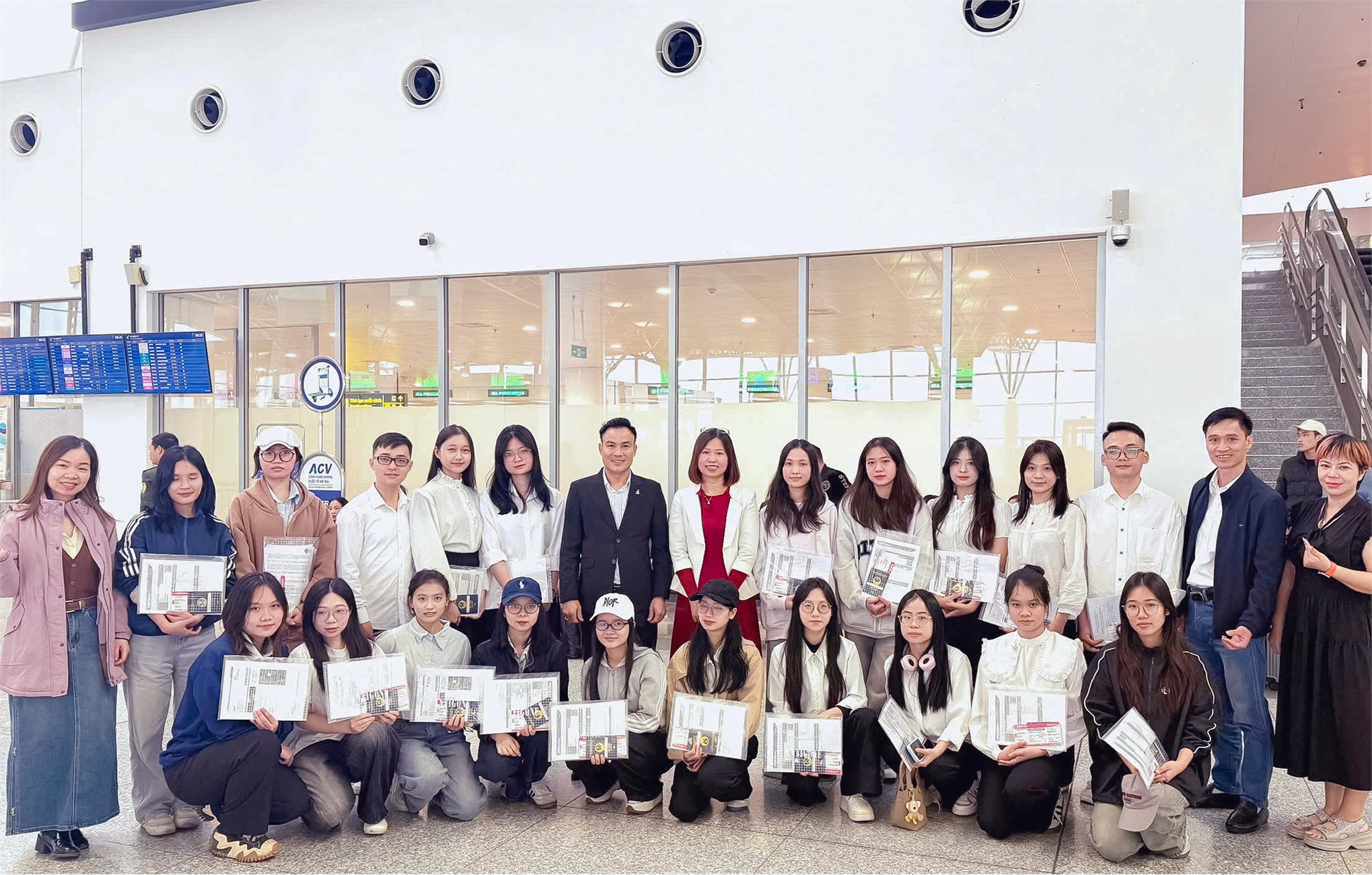 Sinh viên Trường Ngoại ngữ – Du lịch bắt đầu kỳ thực tập quốc tế tại Tập đoàn Paradise (Singapore)