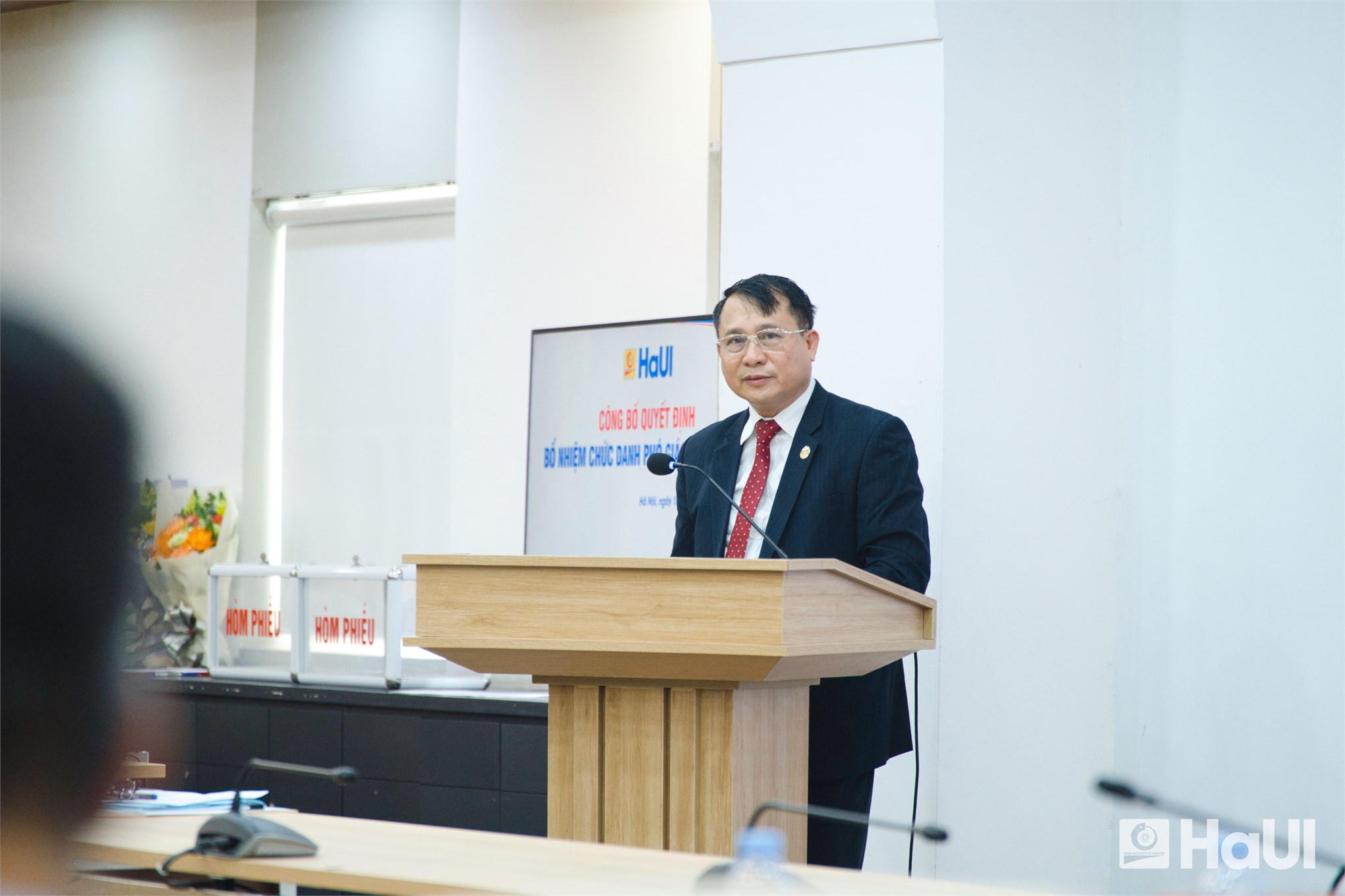 Tôn vinh 11 Phó giáo sư năm 2025, Đại học Công nghiệp Hà Nội khẳng định tầm vóc đại học đổi mới sáng tạo