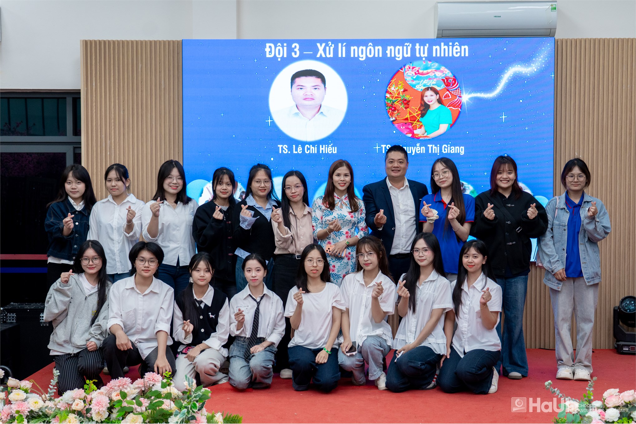 Khoa Tiếng Việt và Văn hoá Việt Nam tổ chức chương trình Chào tân sinh viên ngành Ngôn ngữ học K20 `Chạm nghề - Chạm tương lai`