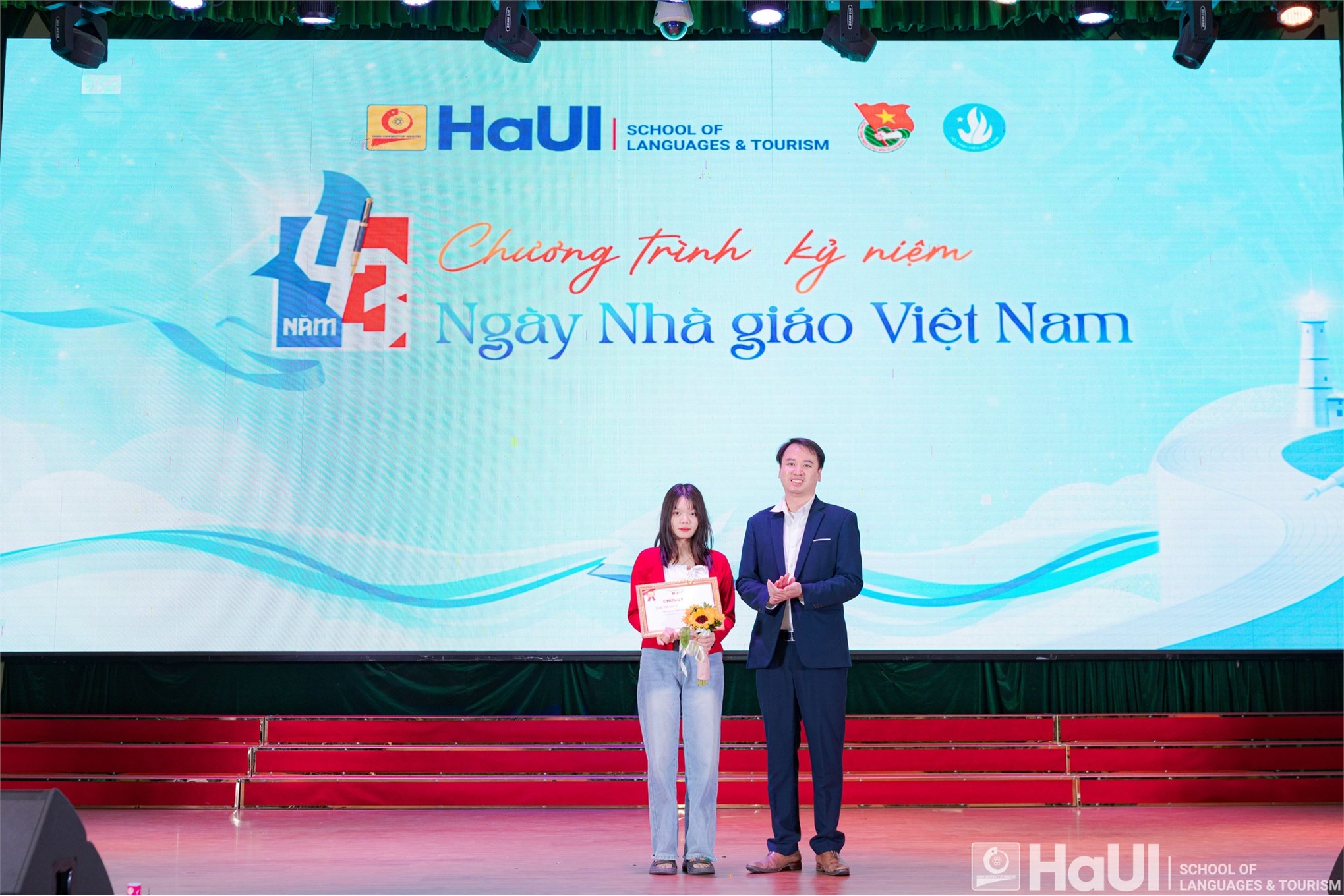 Kỷ niệm 43 năm ngày Nhà giáo Việt Nam 20/11, Tri ân thầy cô - Lan toả yêu thương và truyền thống tôn sư trọng đạo