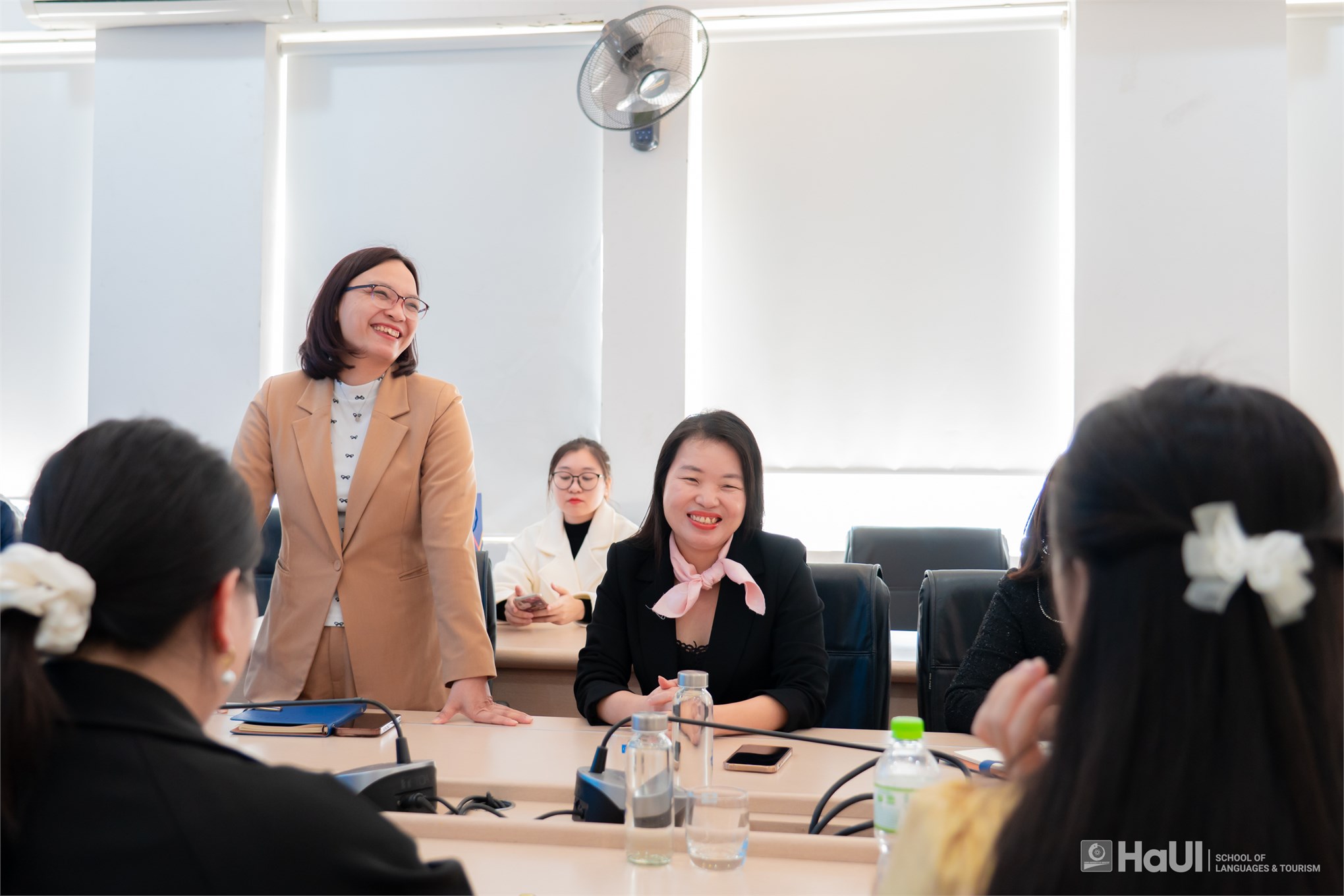 Trường Ngoại ngữ – Du lịch tổng kết chương trình giảng dạy tiếng Việt ngắn hạn cho học viên Trường Đại học Sư phạm Nam Ninh (Trung Quốc)