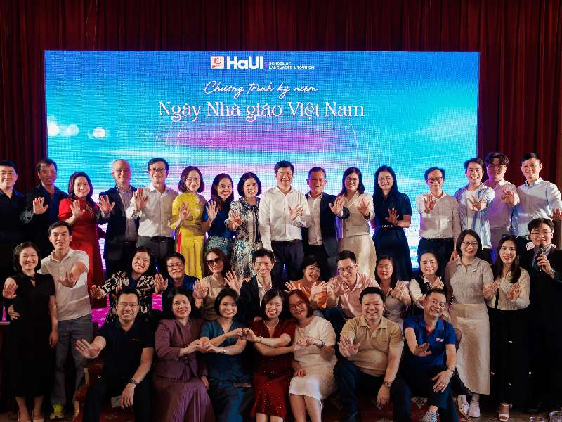 Trường Ngoại ngữ – Du lịch tổ chức gặp mặt nhân Ngày Nhà giáo Việt Nam 20/11