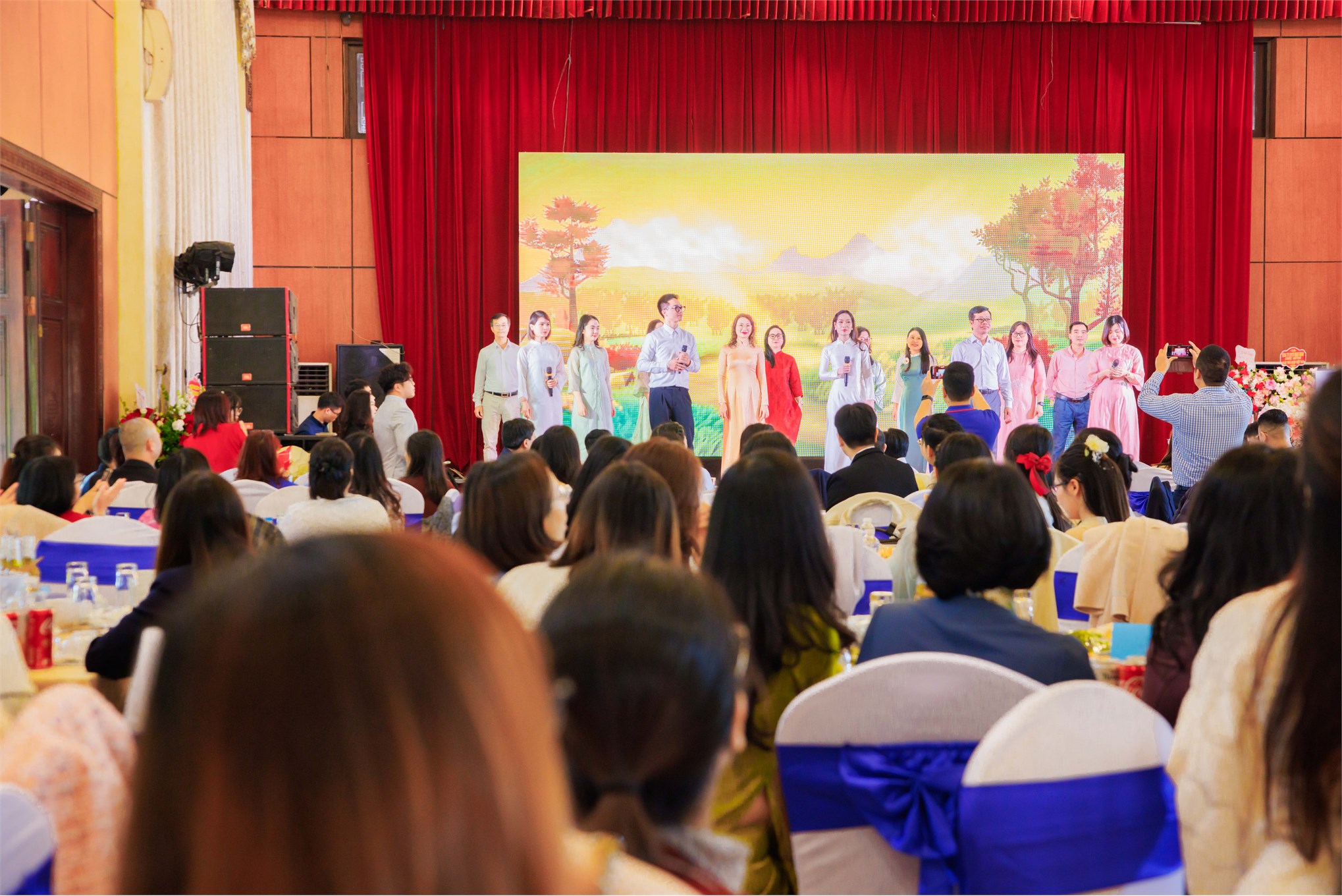 Trường Ngoại ngữ – Du lịch tổ chức gặp mặt nhân Ngày Nhà giáo Việt Nam 20/11