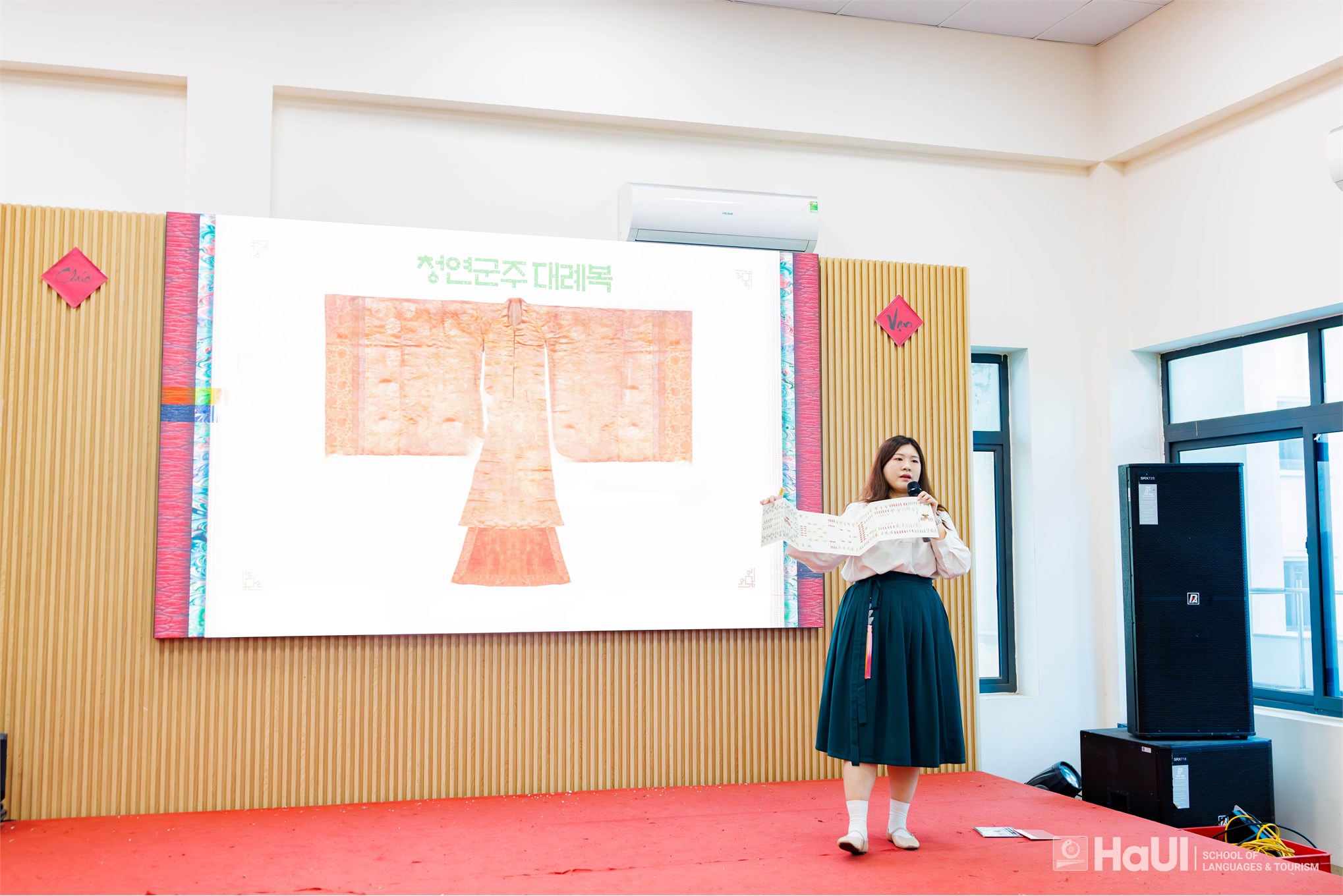 Kết hợp học thuật và trải nghiệm văn hoá trong học phần `Đất nước học Hàn Quốc`