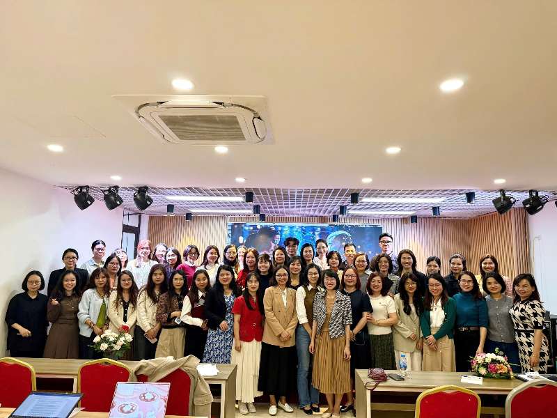 Ứng dụng GenAI và Machine Learning trong phân tích dữ liệu tại nơi làm việc