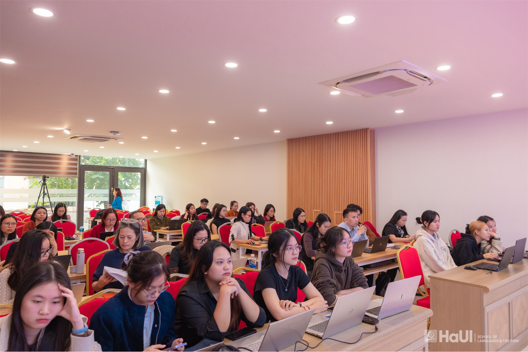 Bồi dưỡng năng lực quản trị quan hệ khách hàng (CRM) – Nâng cao sức cạnh tranh cho ngành Du lịch trong kỷ nguyên số