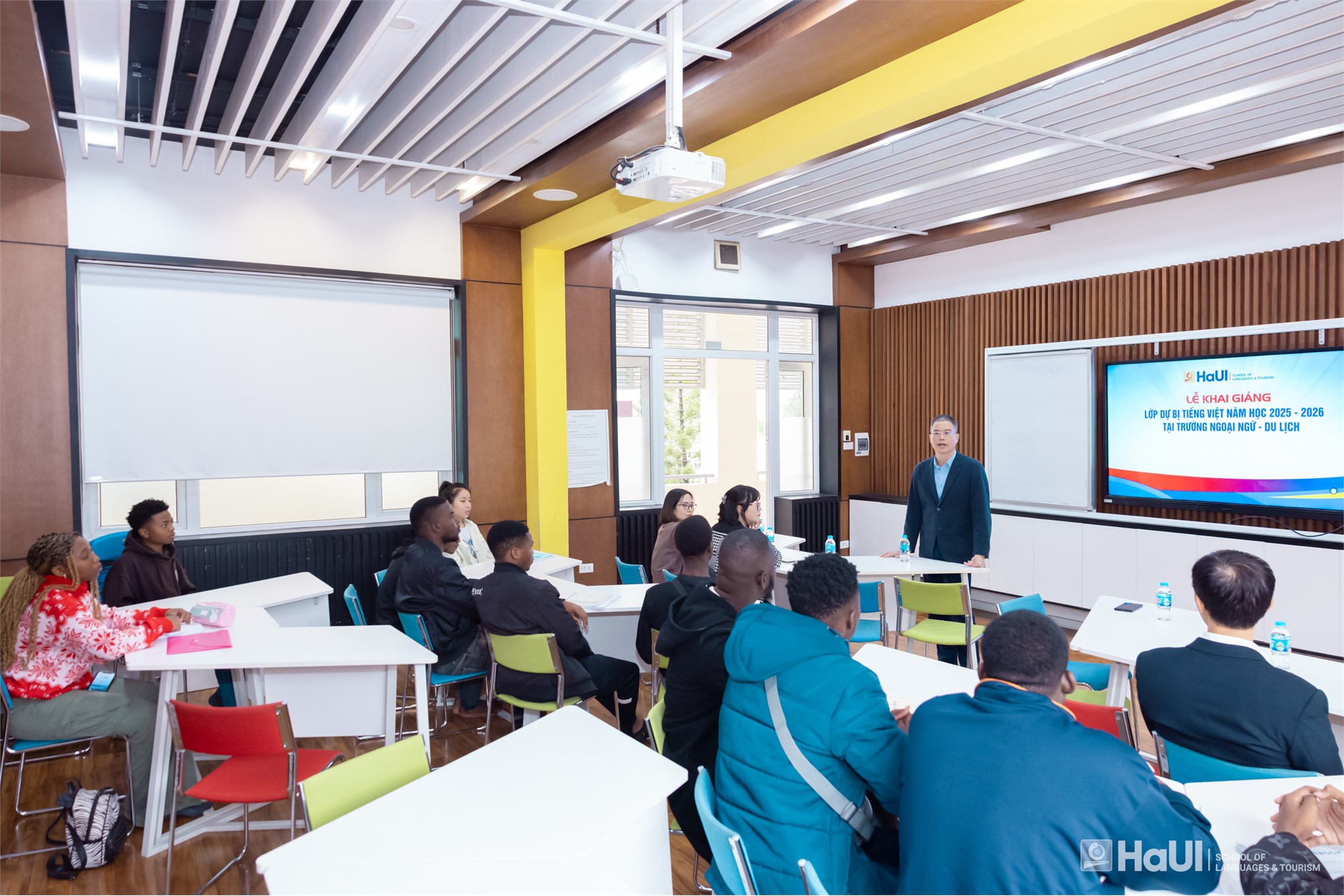Khai giảng lớp dự bị Tiếng Việt cho lưu học sinh quốc tế năm học 2025 – 2026