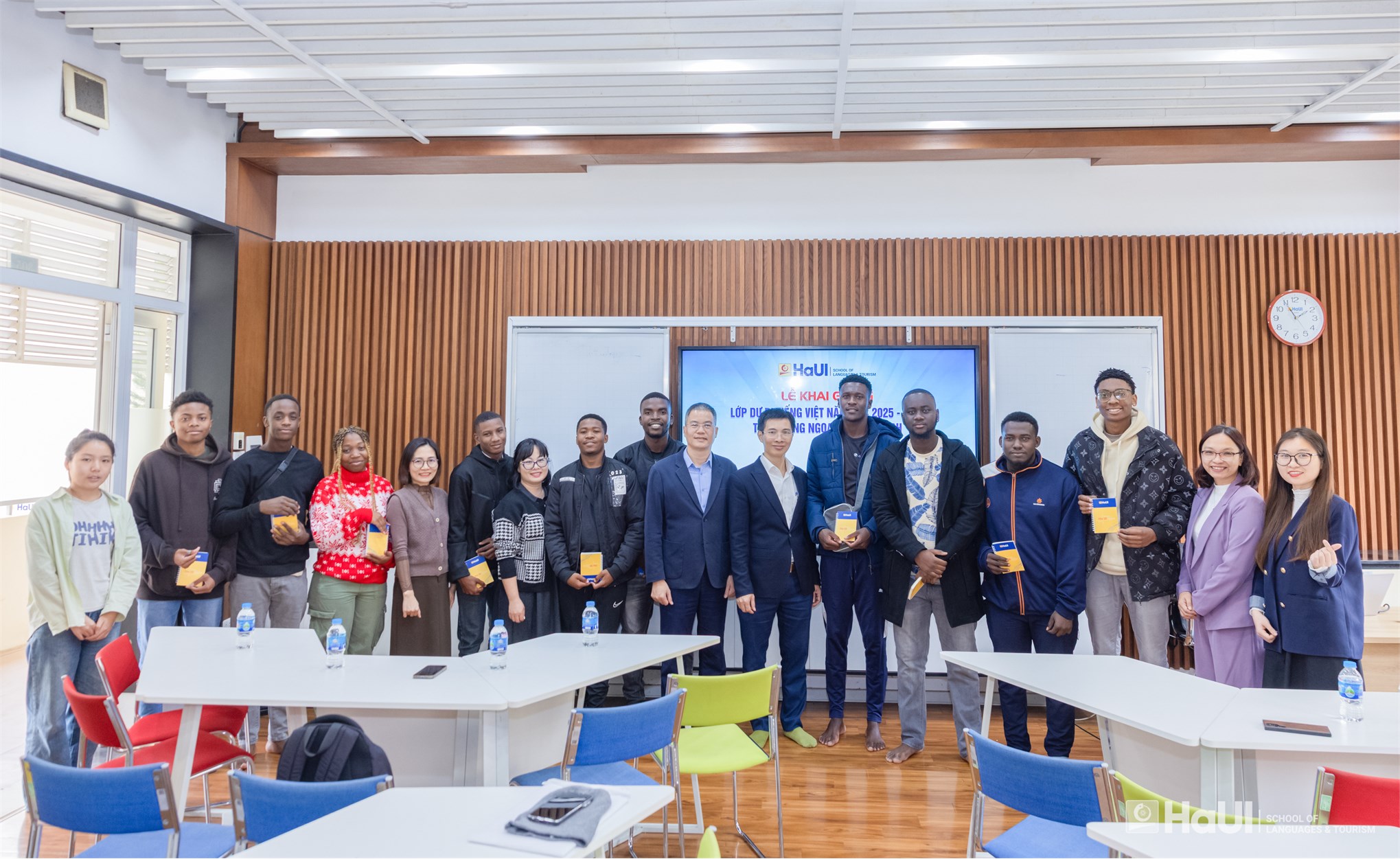 Khai giảng lớp dự bị Tiếng Việt cho lưu học sinh quốc tế năm học 2025 – 2026