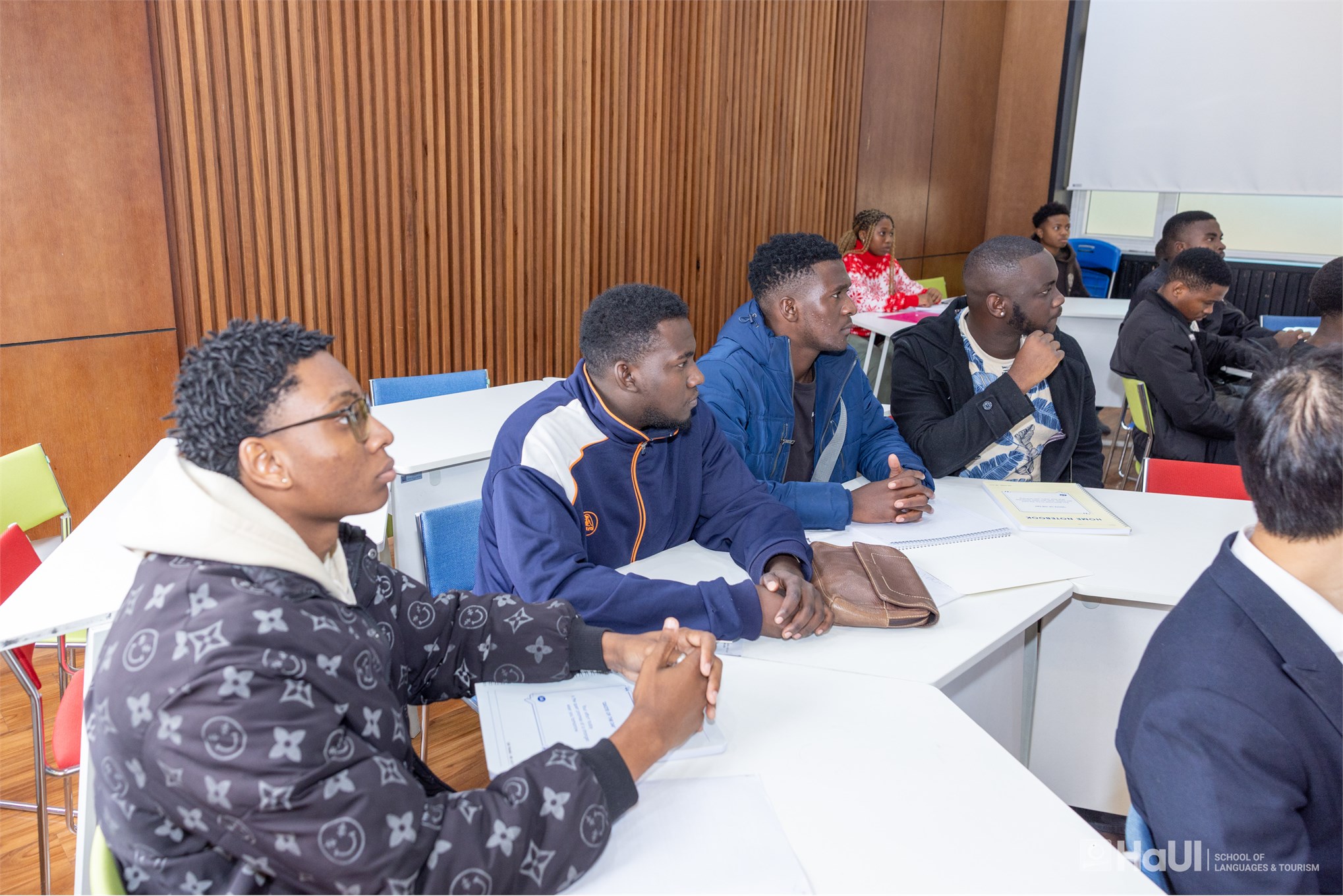 Khai giảng lớp dự bị Tiếng Việt cho lưu học sinh quốc tế năm học 2025 – 2026