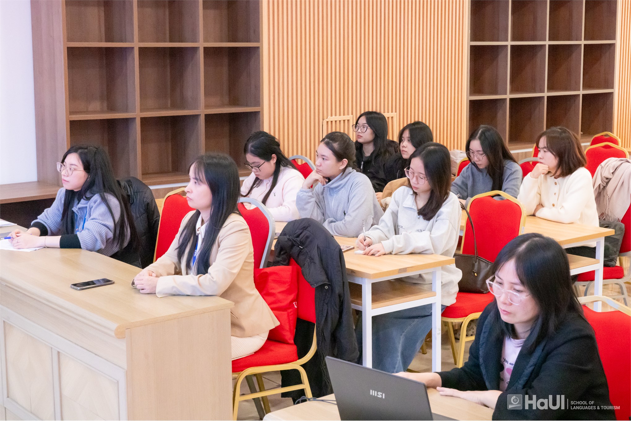 Khoa Ngôn ngữ Nhật Bản bồi dưỡng nâng cao năng lực nghiên cứu khoa học cho giảng viên và sinh viên