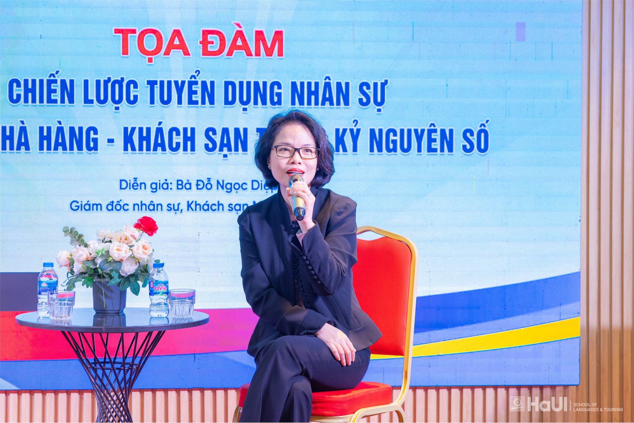 Khoa Quản trị Nhà hàng – Khách sạn tổ chức tọa đàm về chiến lược tuyển dụng nhân sự trong kỷ nguyên số