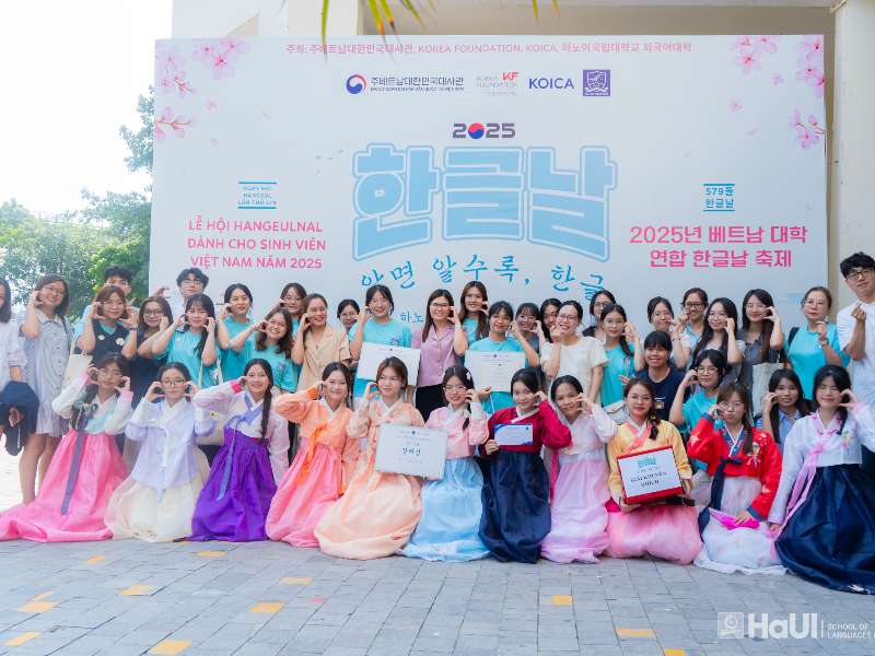 Ngày hội tiếng Hàn - Hangeulnal 2025: Dấu ấn năng động của sinh viên khoa Ngôn ngữ Hàn Quốc