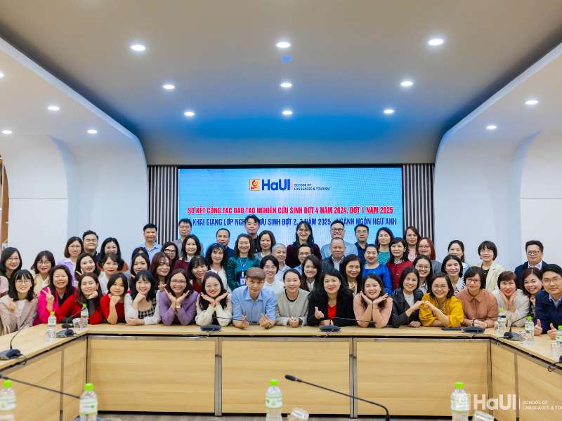 Trường Ngoại ngữ – Du lịch sơ kết công tác đào tạo nghiên cứu sinh và khai giảng lớp nghiên cứu sinh ngành Ngôn ngữ Anh