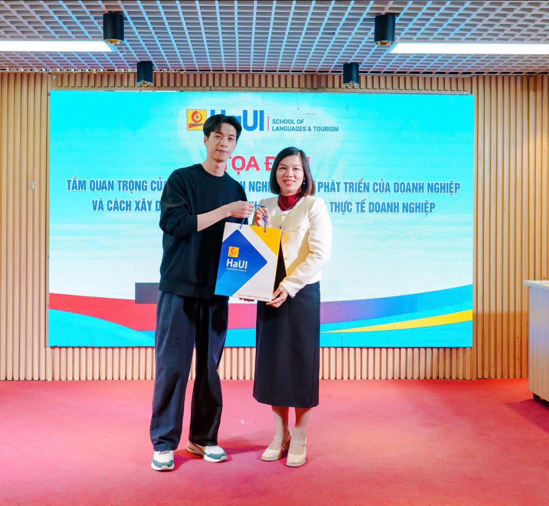 Buổi toạ đàm `Tầm quan trọng của văn hoá doanh nghiệp với sự phát triển của doanh nghiệp và cách xây dựng văn hoá doanh nghiệp trong thực tế doanh nghiệp`