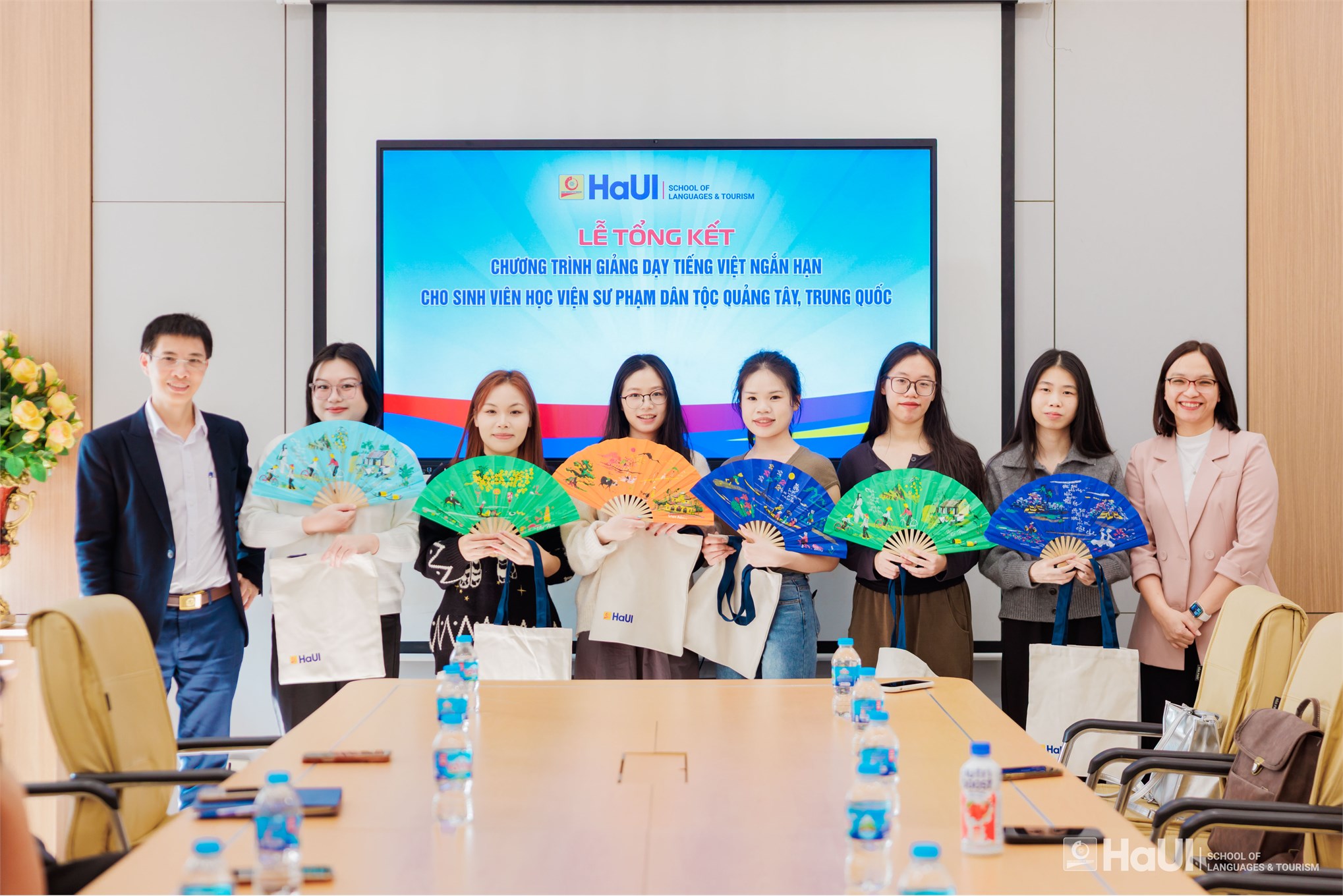 Tổng kết chương trình giảng dạy tiếng Việt ngắn hạn cho sinh viên Học viện Sư phạm Dân tộc Quảng Tây (Trung Quốc)