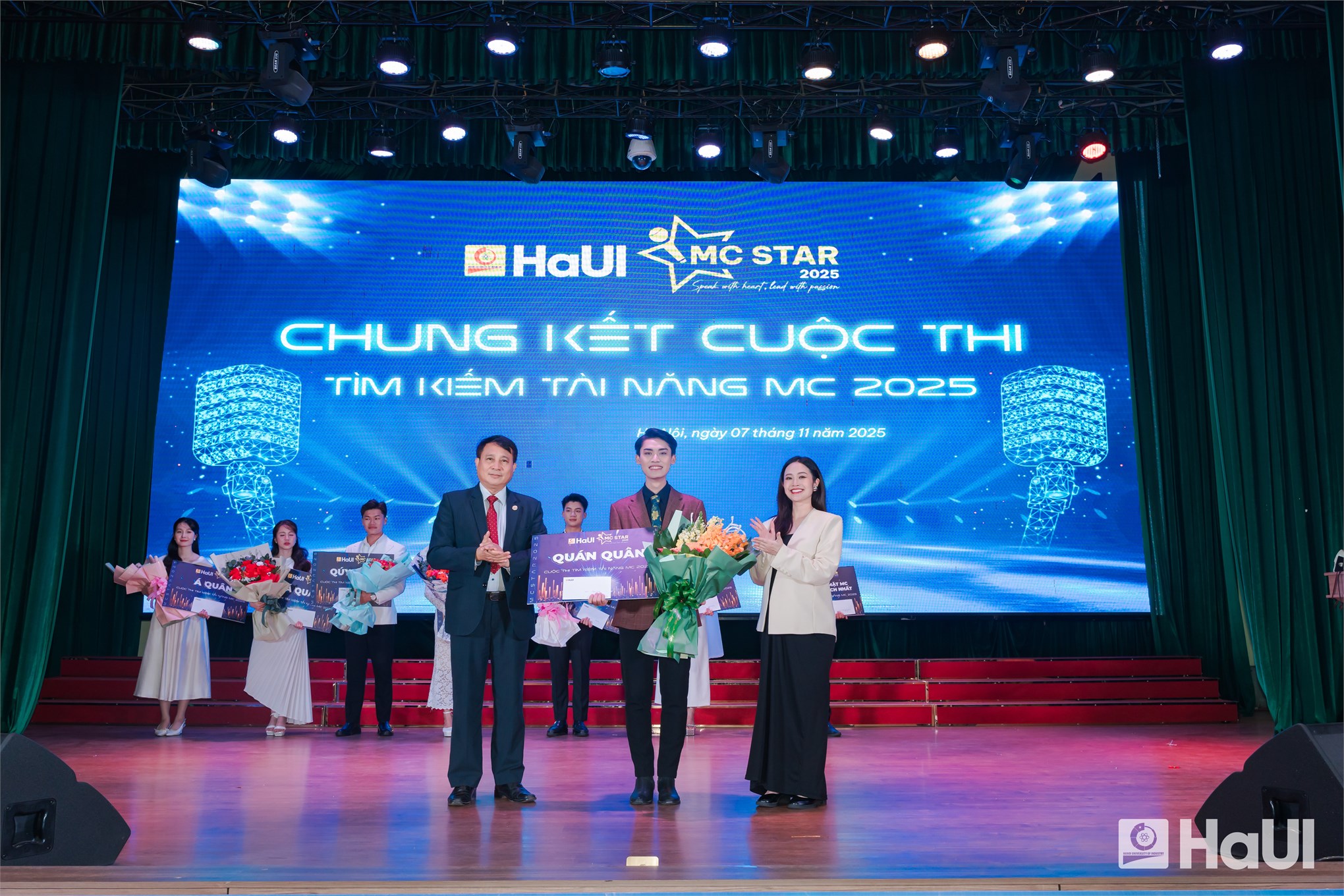 Quán quân MC HaUI Star 2025 gọi tên sinh viên Trường Ngoại ngữ - Du lịch