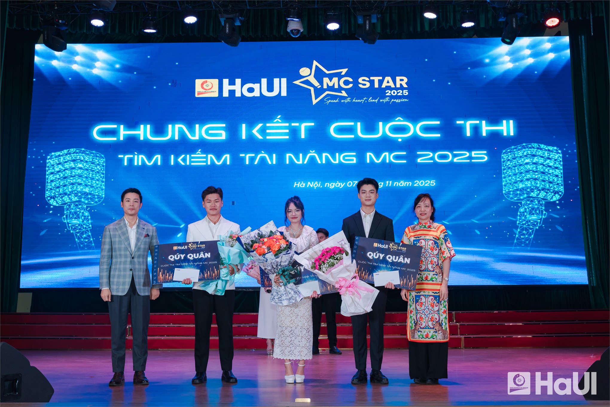 Quán quân MC HaUI Star 2025 gọi tên sinh viên Trường Ngoại ngữ - Du lịch