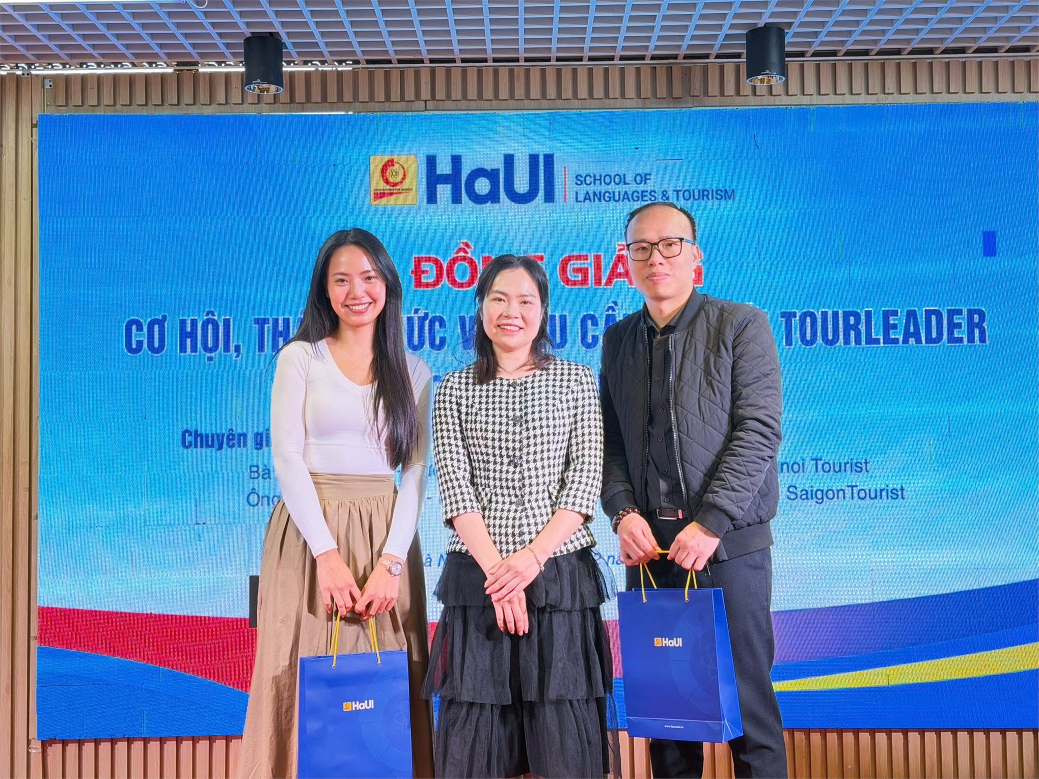 Buổi đồng giảng `Cơ hội, thách thức và những yêu cầu đối với Tourleader trong giai đoạn hiện nay`