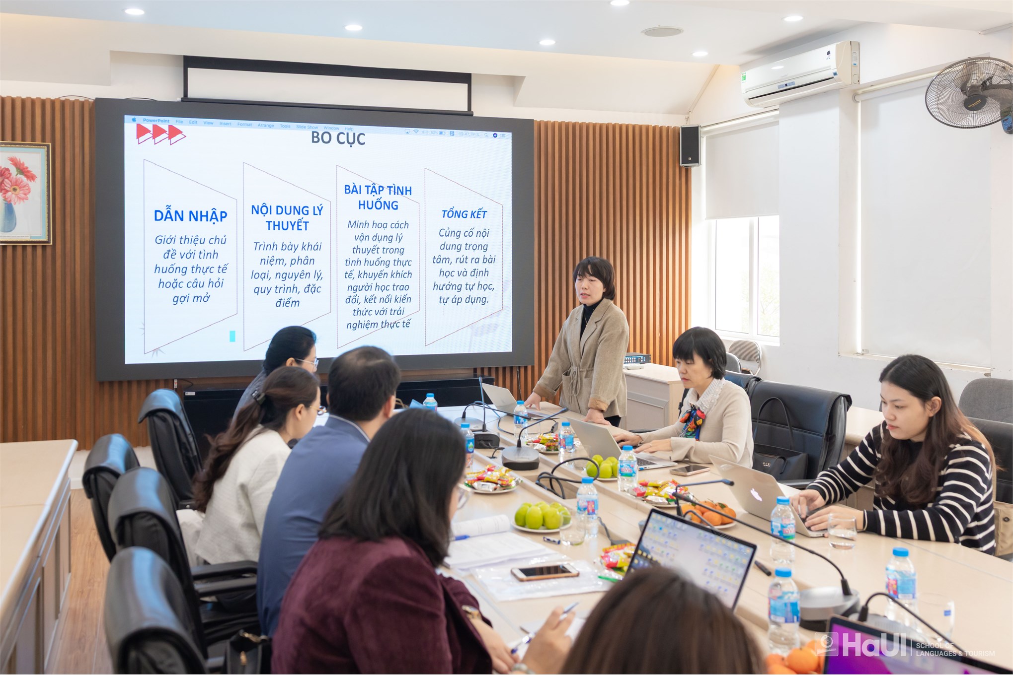 Thẩm định giáo trình “Kỹ năng học đại học” cấp Trường